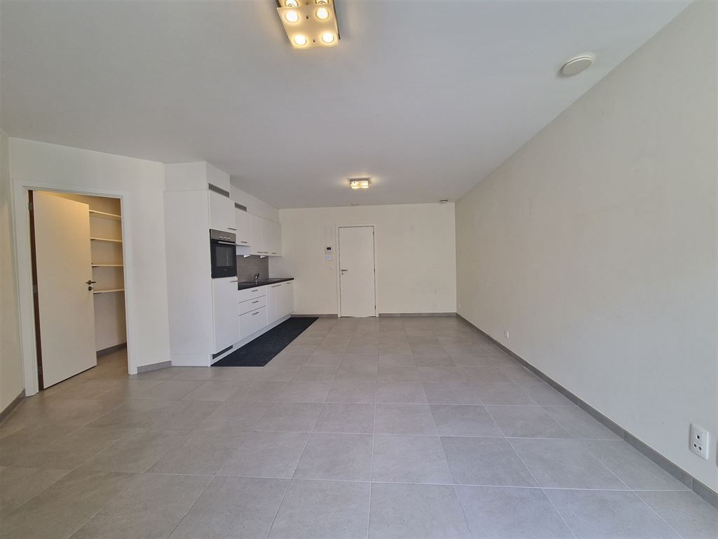 Gelijkvloers 1 slaapkamer appartement  foto 4