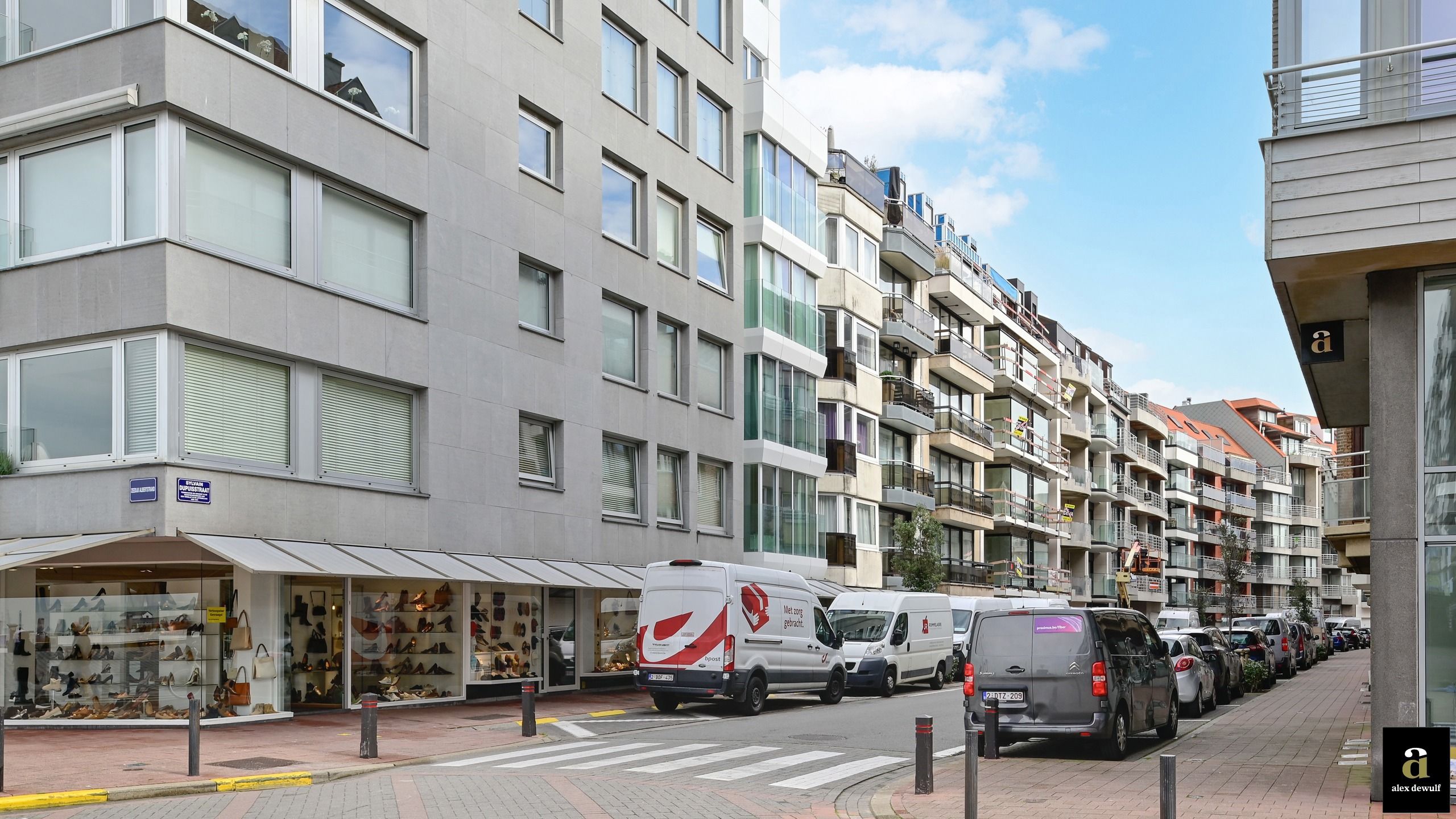 Zuidgericht appartement met terras, 30 m van het Rubensplein [S. Dupuisstraat]. foto 2