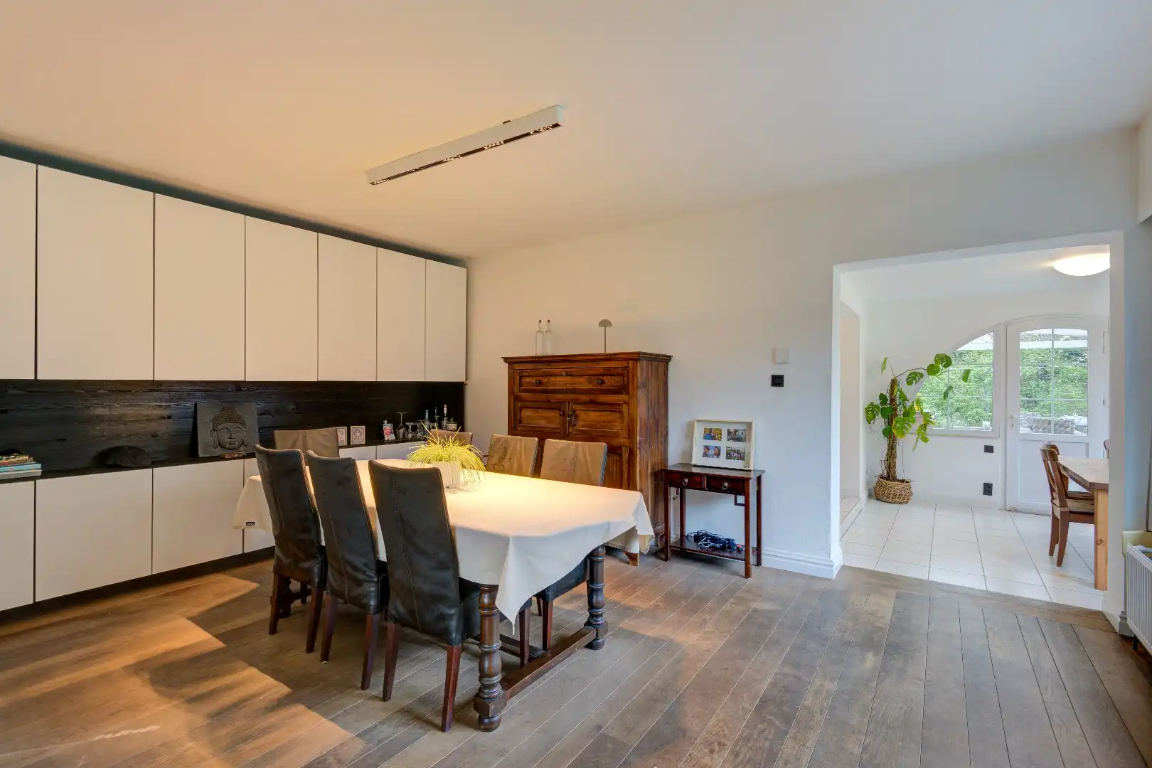 Half open woning in Schilde met zonnige tuin op het zuidwesten, terras en 4 slaapkamers, 1 badkamer en 4 parkeerplaatsen foto 7