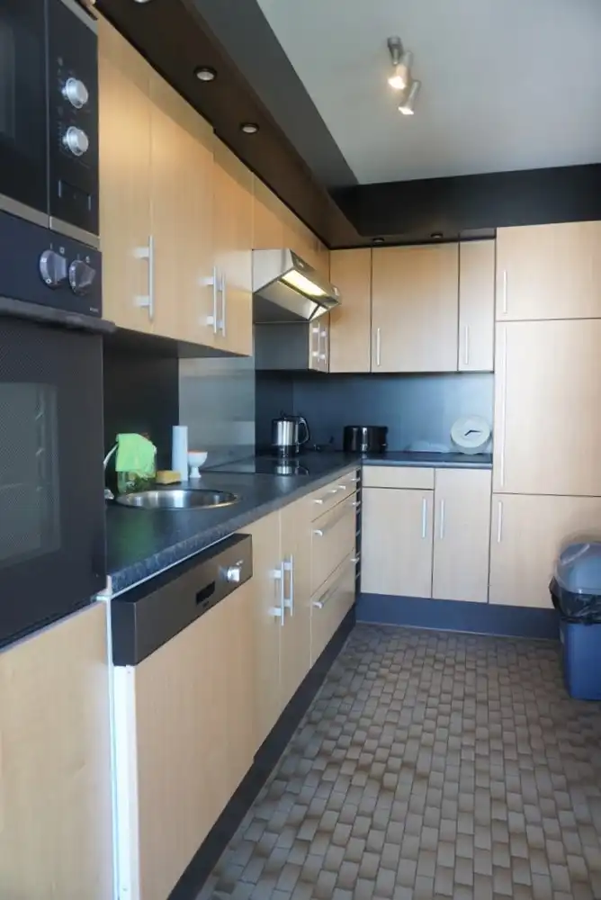 Deels gemeubeld appartement met garagebox en kelder foto 8