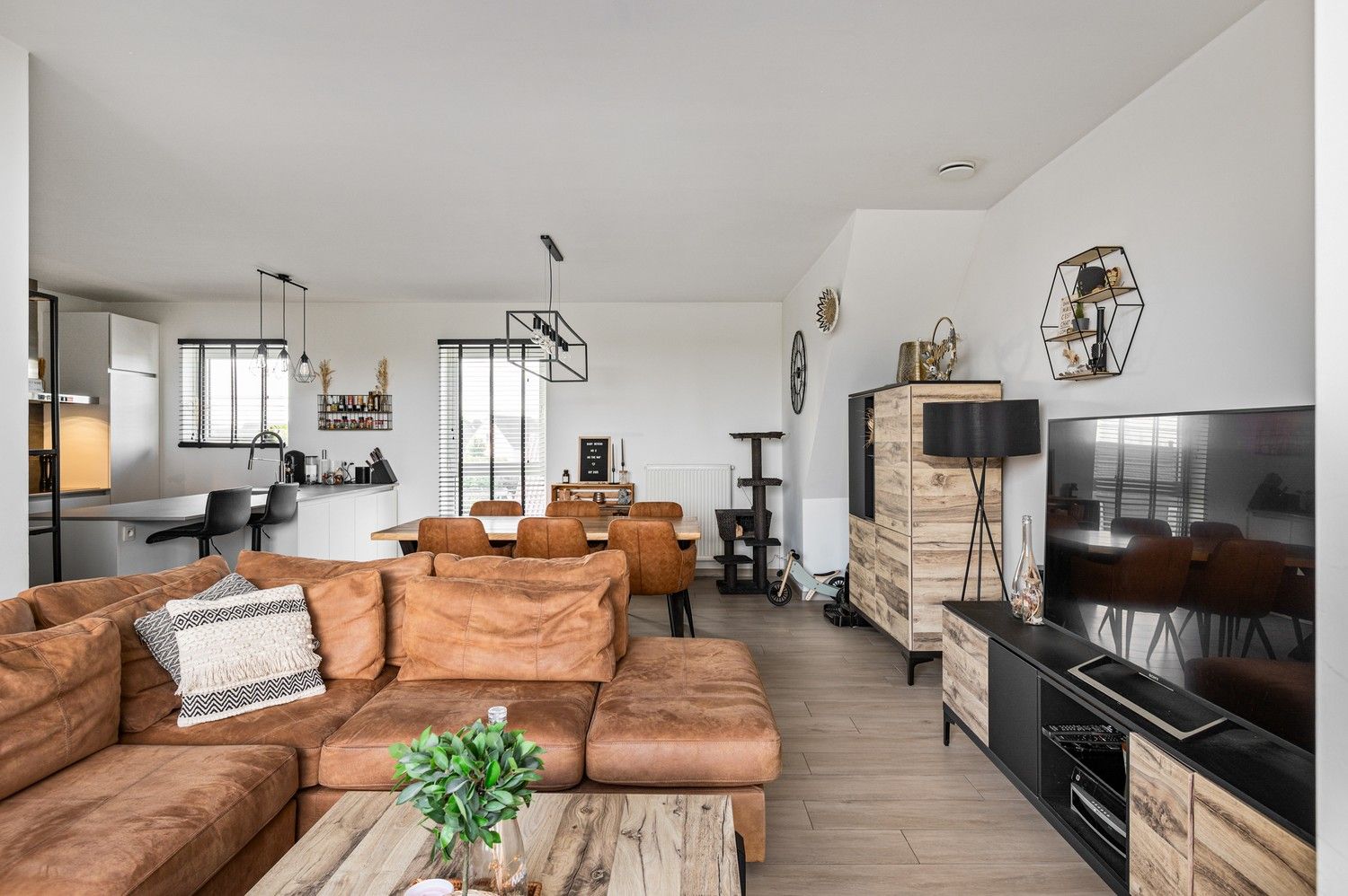 Dakappartement met 2 slaapkamers en riant terras te koop! foto 3