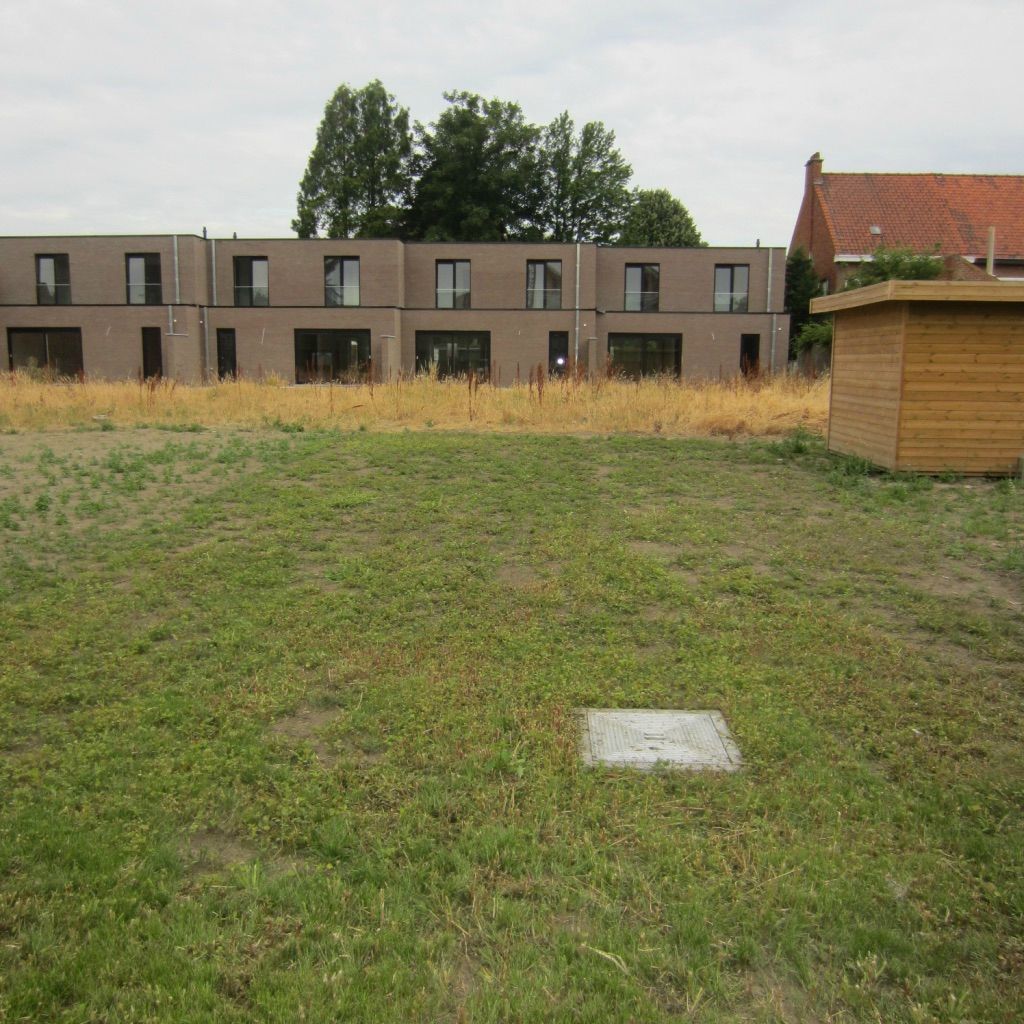 Mooie woning in rustige buurt met tuin en carport foto 6