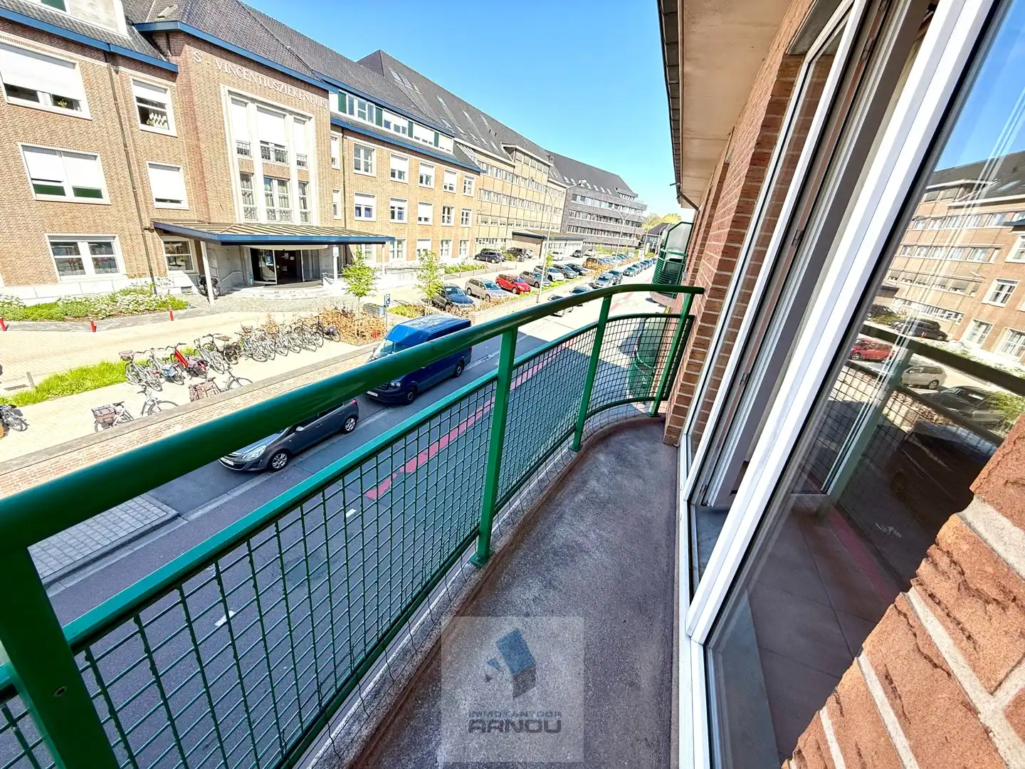 Appartement met 1 slaapkamer en parking  in het centrum foto 12