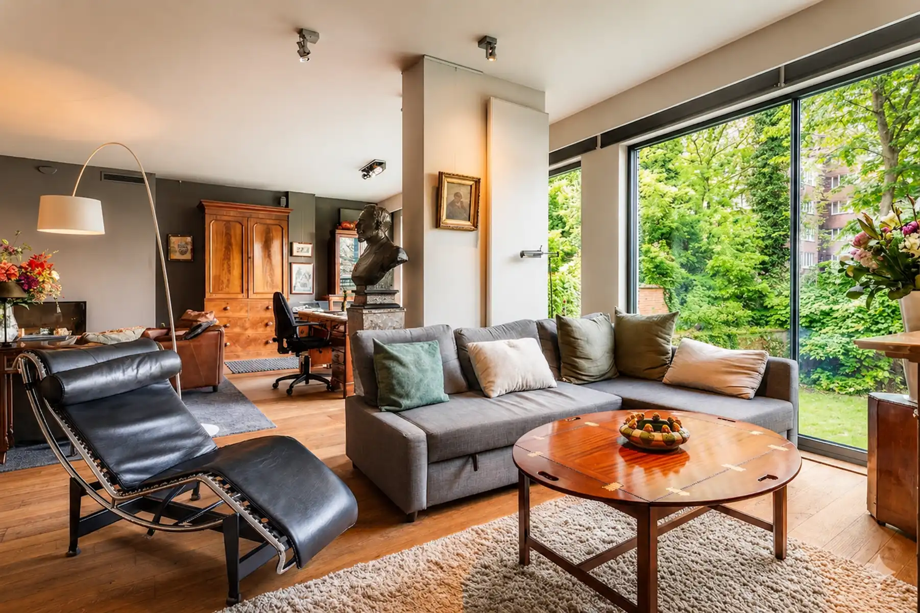 Villa-appartement met privatieve stadstuin en welness.  foto 6
