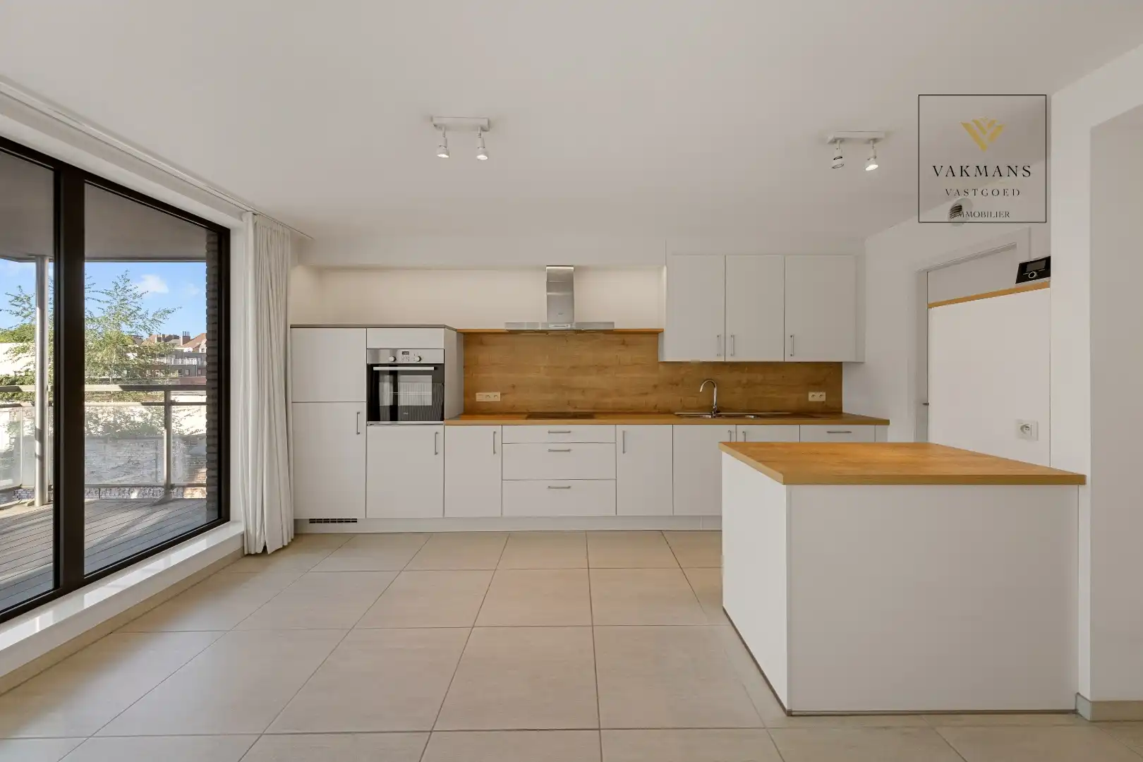 MODERN NIEUW APPARTEMENT PAL IN HET CENTRUM foto 4