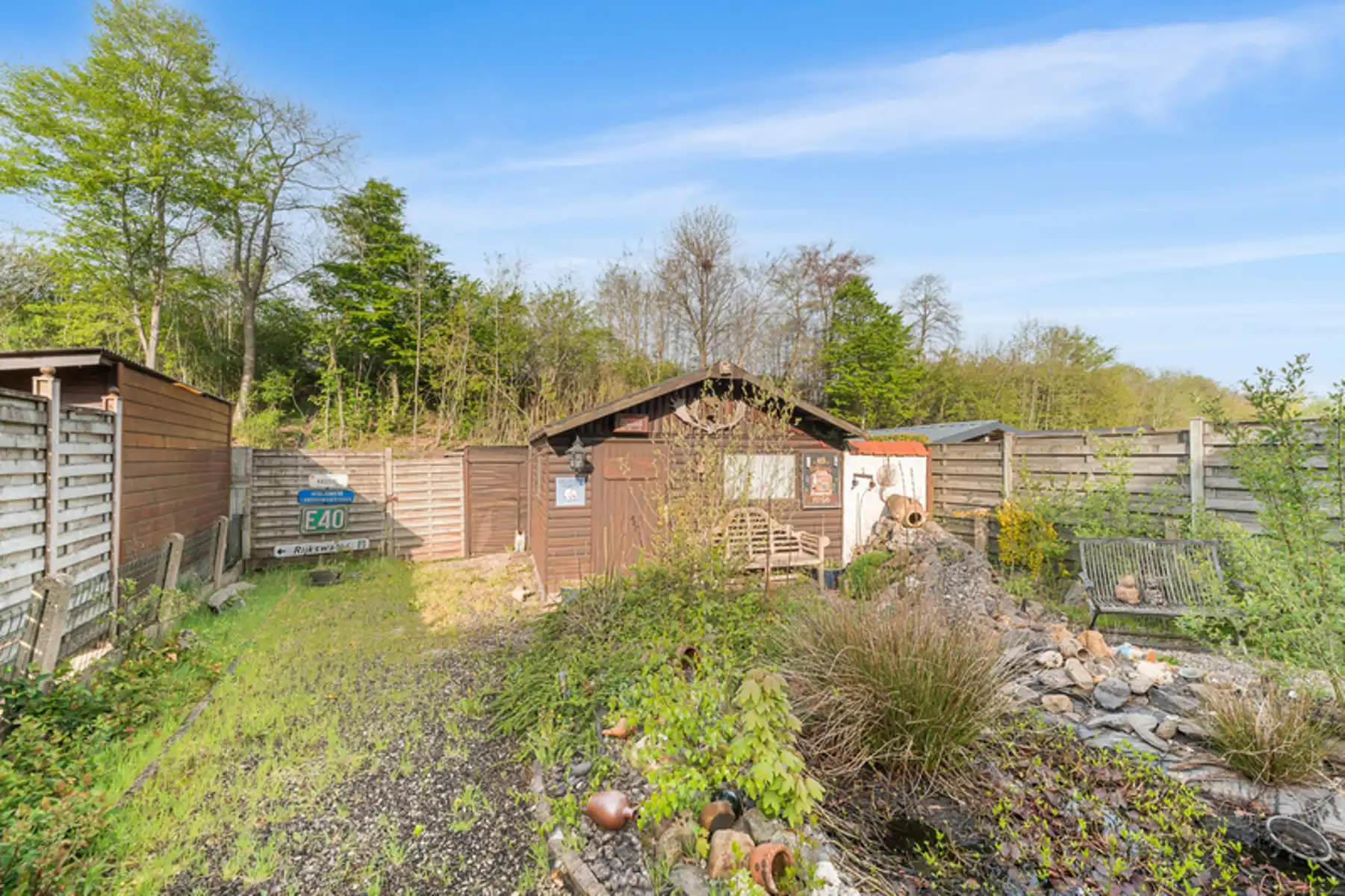 Woning met garage en tuin in de directe omgeving van de E40 foto 16