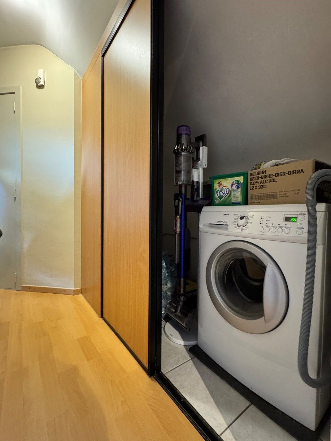 Instapklaar appartement met 2 slaapkamers te Aartrijke foto 11