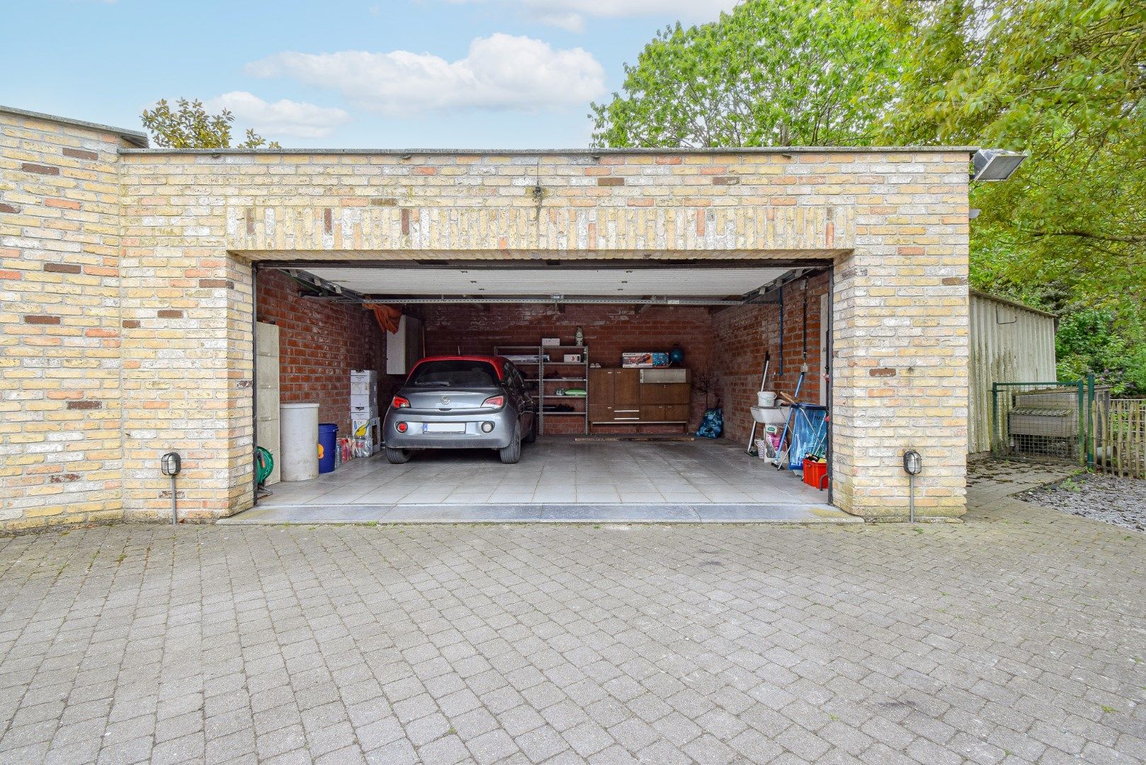 Verzorgde woning met 4 slaapkamers, garage en mooie tuin foto 22