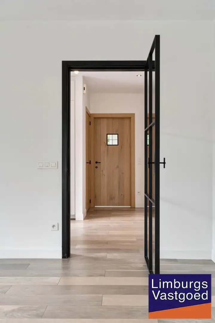 Exclusieve gezinswoning, 283m², 5 slpk, praktijkruimte op toplocatie foto 17
