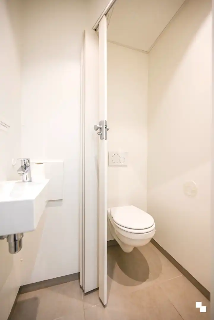 Winkelruimte op een absolute toplocatie te Waregem foto 8