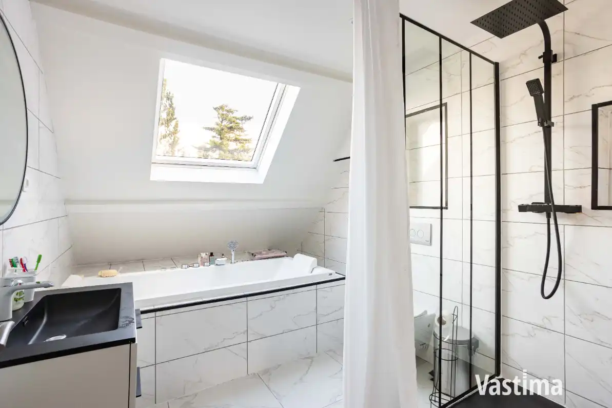 Instapklare stadswoning met 3 slaapkamers, 2 badkamers en tuin foto 16