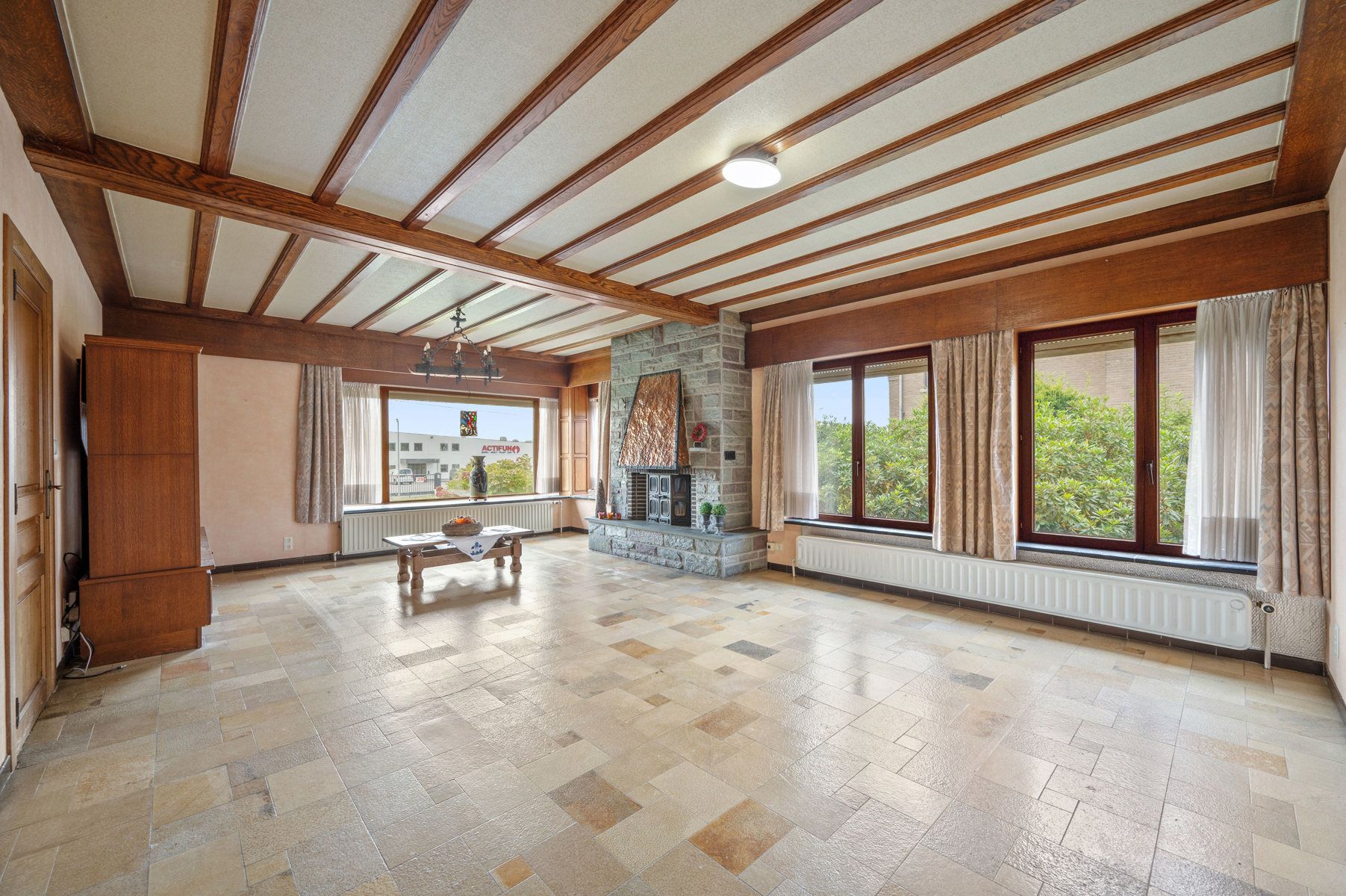 Ruime bungalow met prachtige tuin en talrijke mogelijkheden foto 4