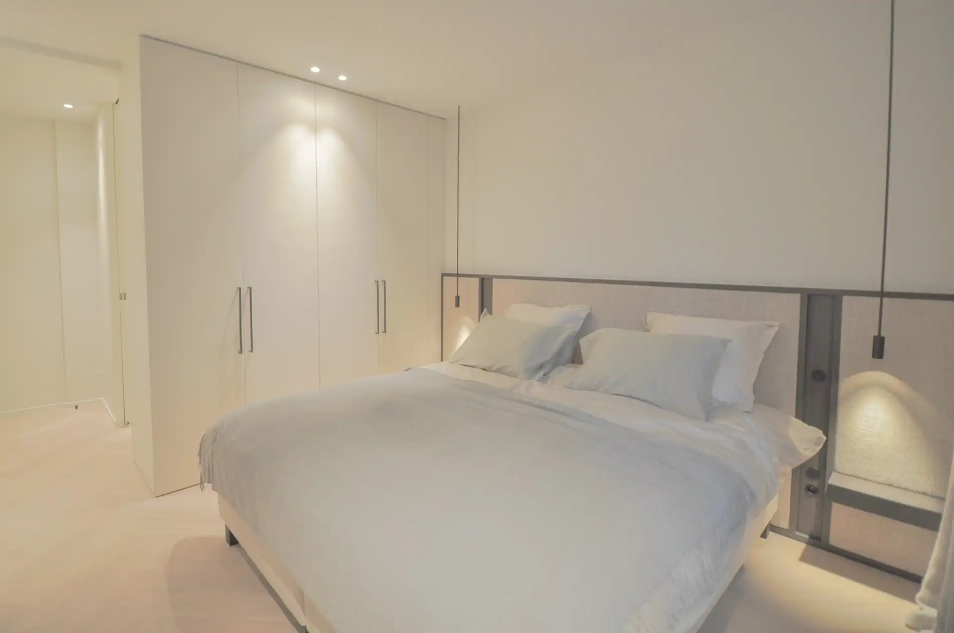 Uitzonderlijk, tijdloos volledig gerenoveerd appartement met een open zicht . foto 21