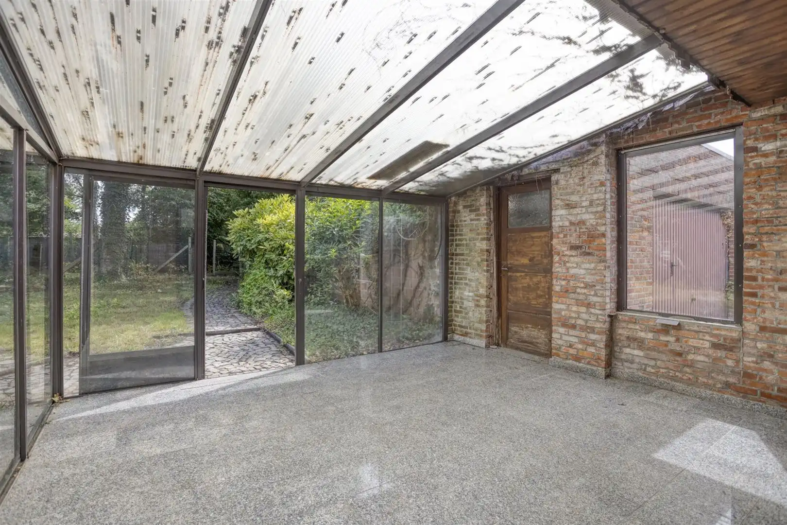 TE KOOP: Te renoveren woning op een perceel van 11a33ca! foto 23