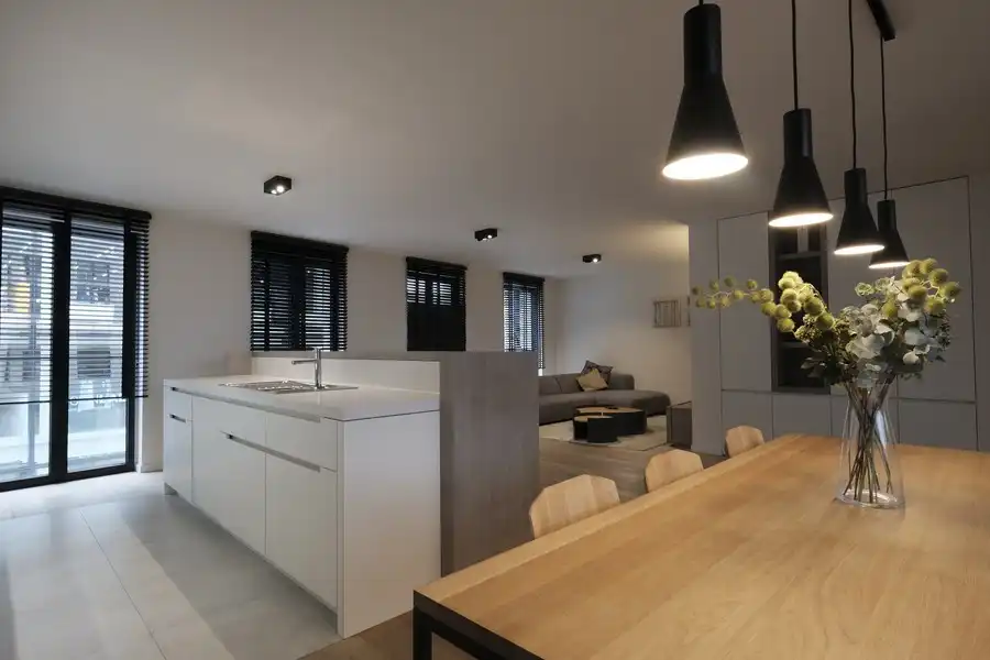 Prachtig gemeubeld luxeappartement met twee slaapkamers gelegen in dé winkelstraat van Hasselt foto 10