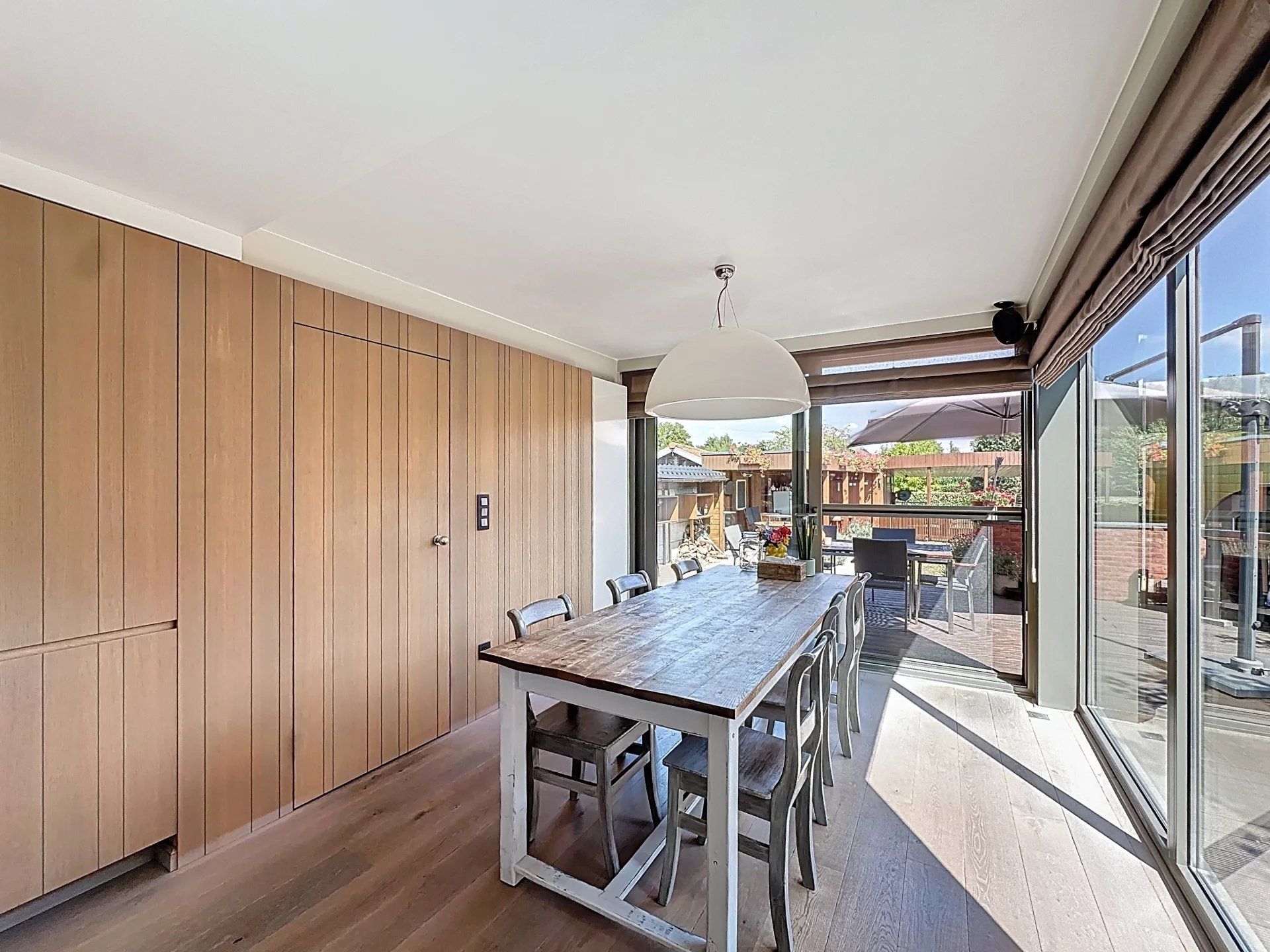Moderne instapklare woning met 3 slaapkamers op mooi perceel foto 6