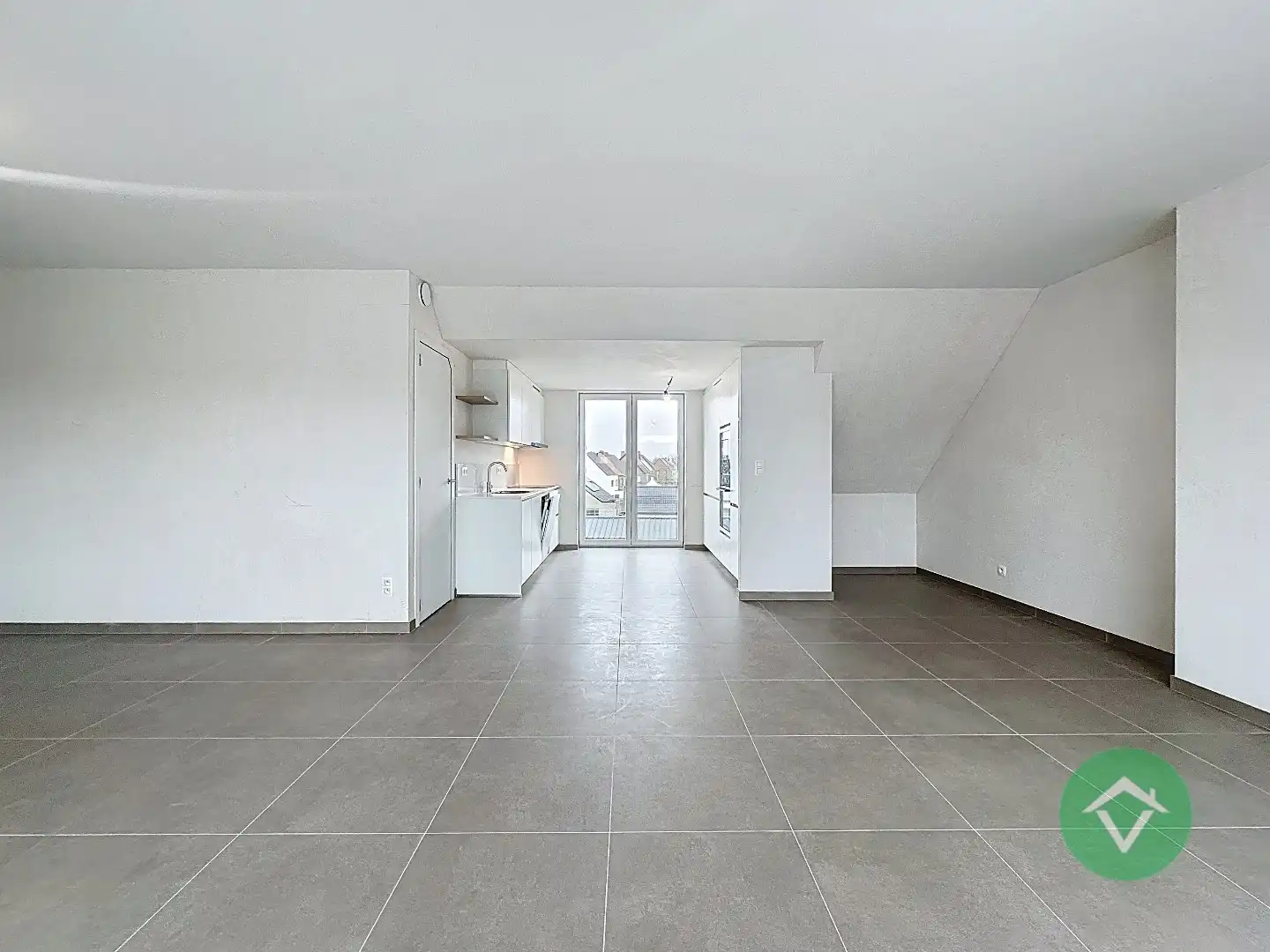 Nieuwbouwappartement met 2 slaapkamers en 2 terrassen in centrum Koekelare  foto 8