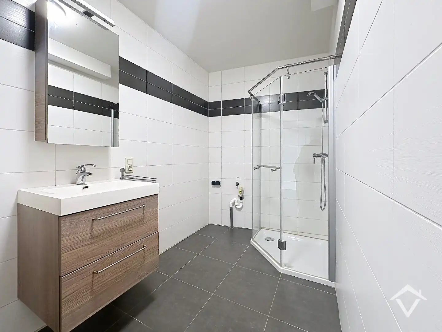 Instapklaar gelijkvloers appartement met staanplaats te Gistel foto 21