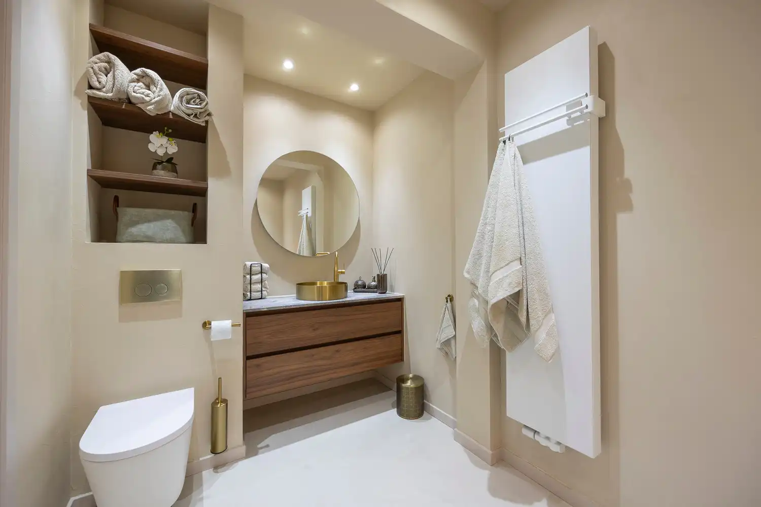 RUIME BEL-ÉTAGE MET DRIE SLAAPKAMERS IN CENTRUM BURCHT foto 6