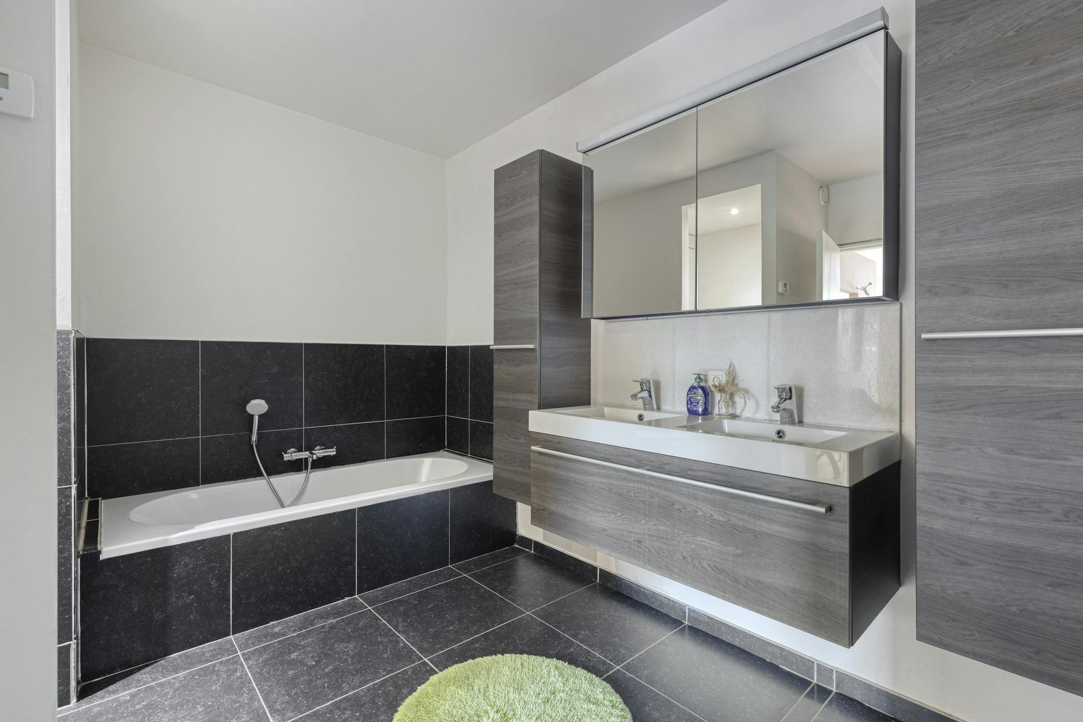 Instapklaar appartement in centrum Aalter foto 12