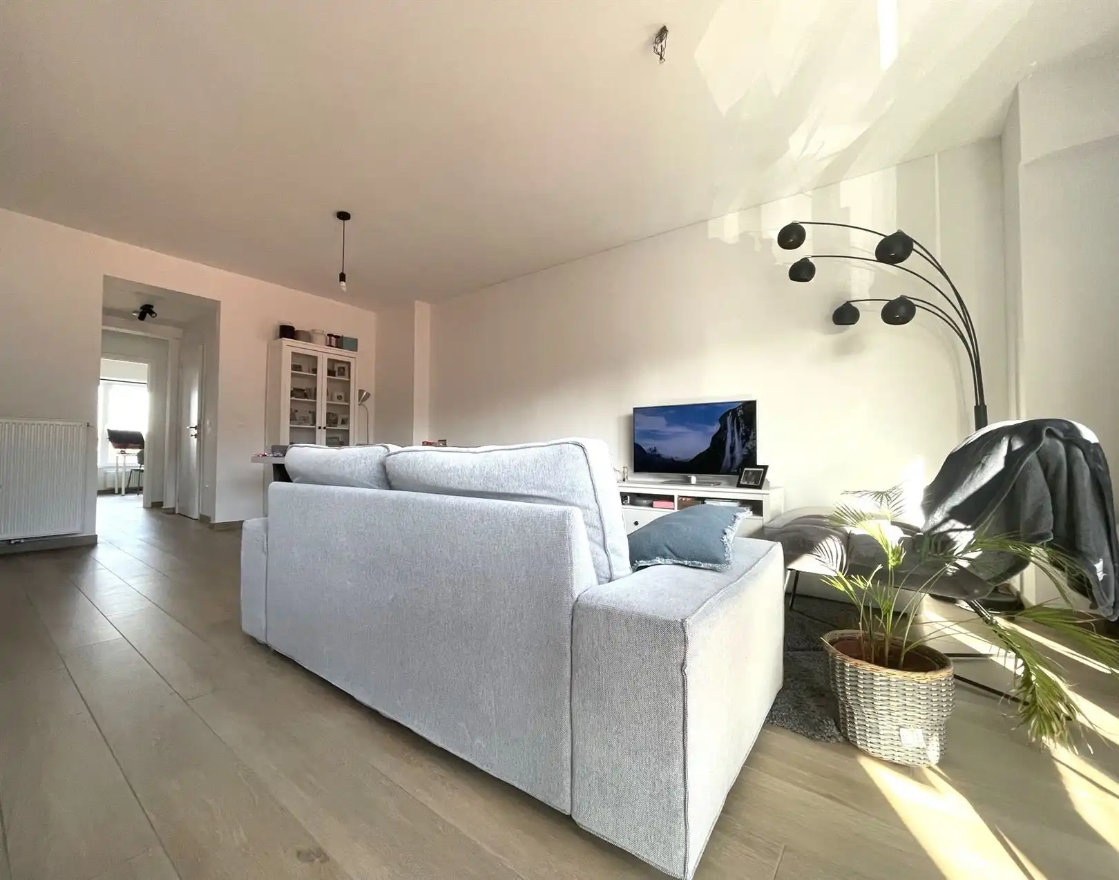 Prachtig dakappartement met terras, gelegen in het hartje van Sint-Gillis-Dendermonde. foto 2