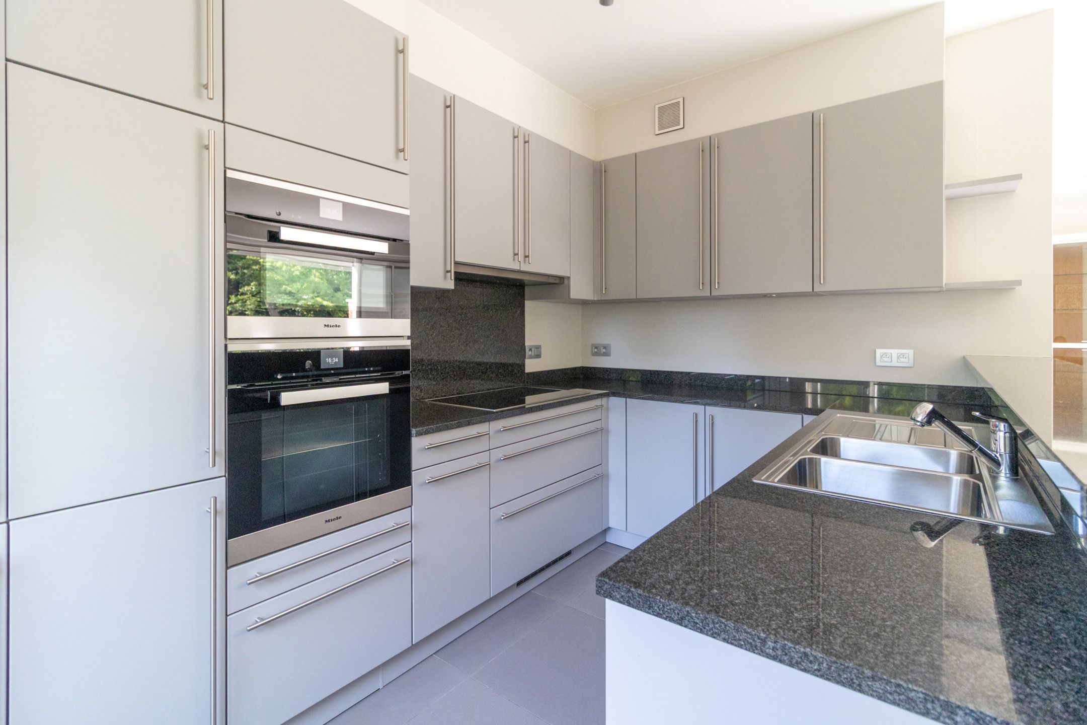 Appartement te huur foto 7