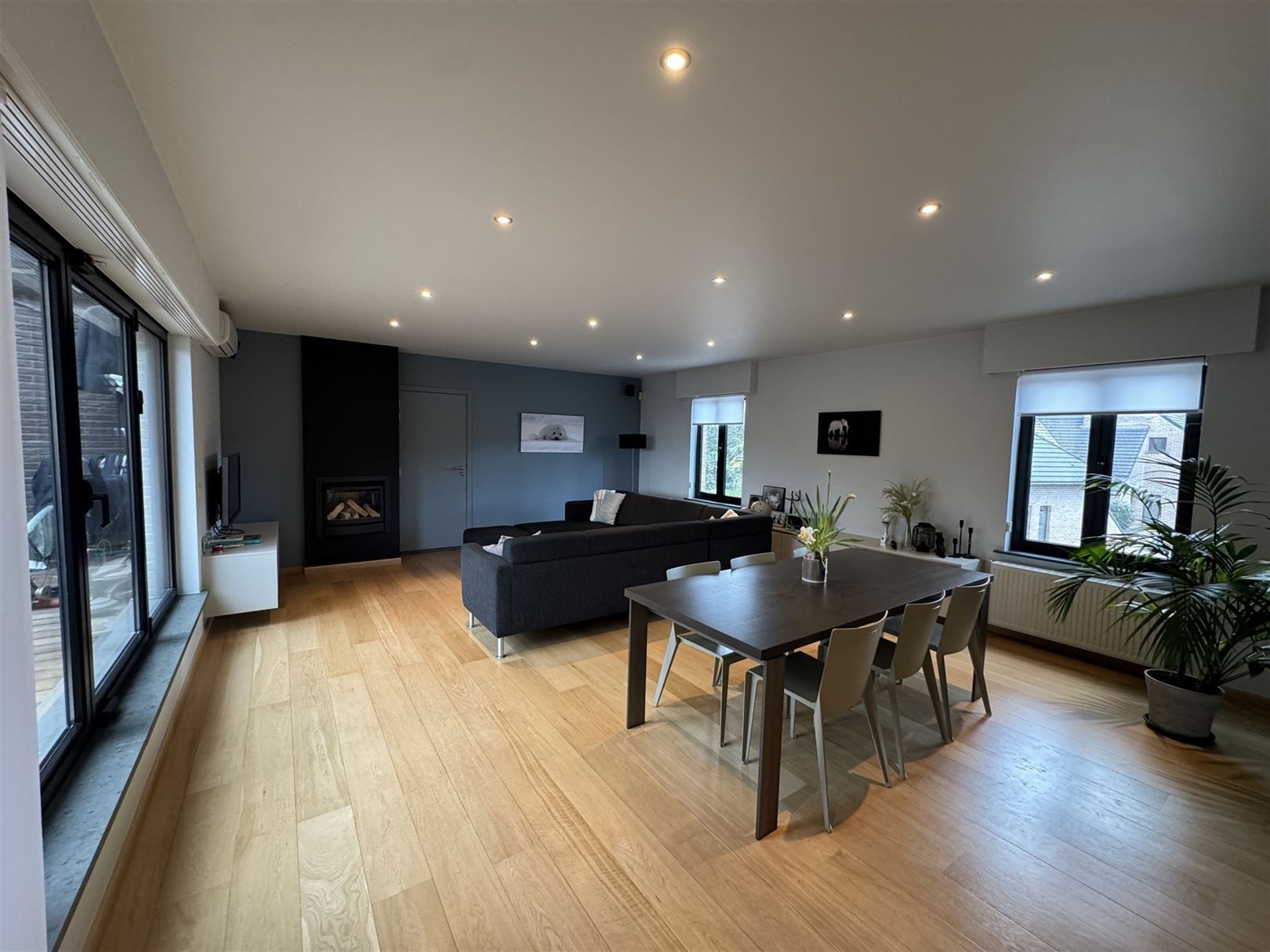 Uniek kantoorgebouw met duplex appartement te koop foto 13