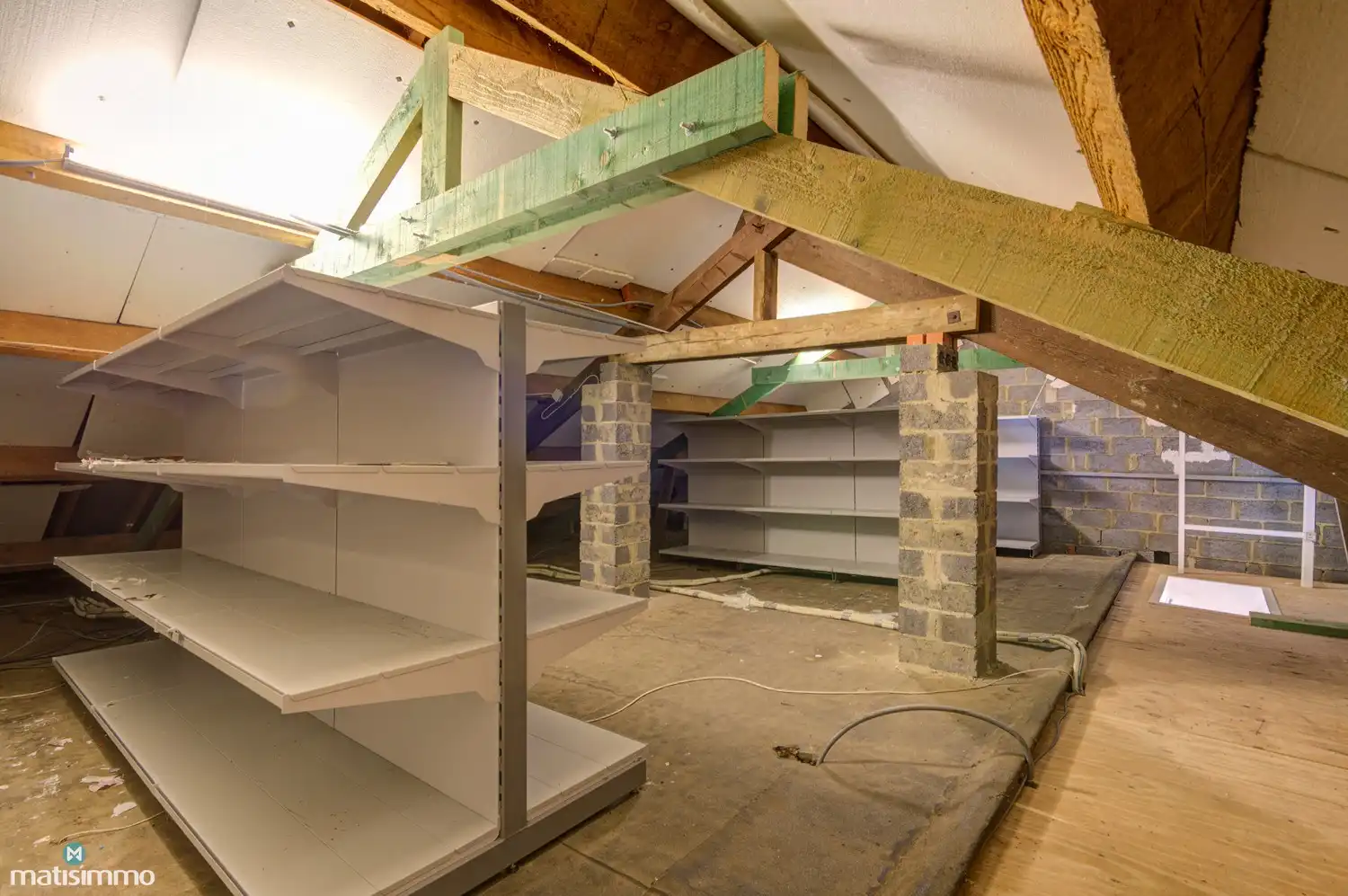 RUIME WONING MET 5 SLAAPKAMERS, INPANDIGE GARAGE EN WELLNESSRUIMTE OP EEN RUIM PERCEEL foto 41