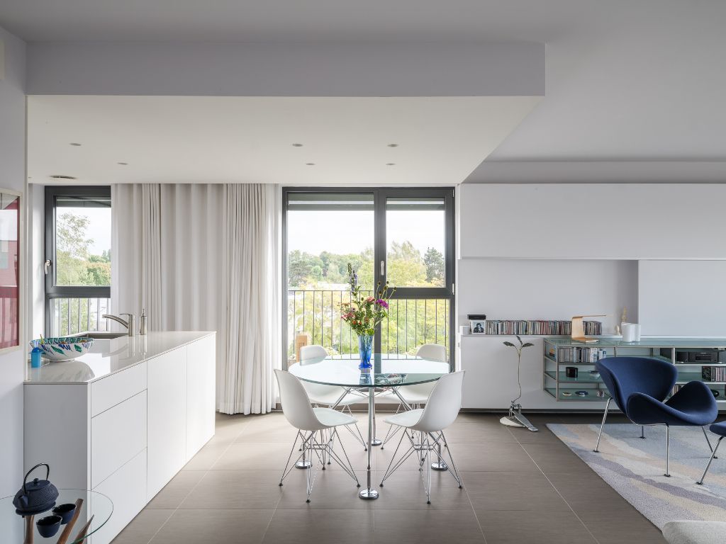 Lichtrijke penthouse met twee slaapkamers, ruime terrassen en indrukwekkende vergezichten foto 3