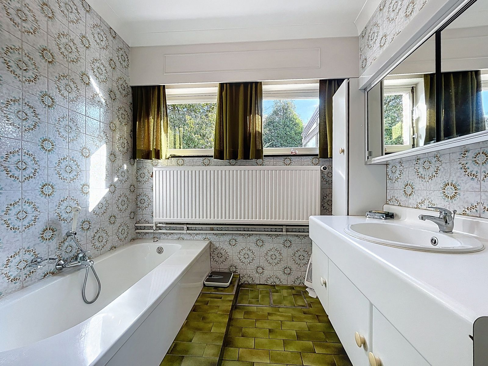 Gelijkvloerse villa met 3 slks & tuin op 7 minuten van  E40  foto 8