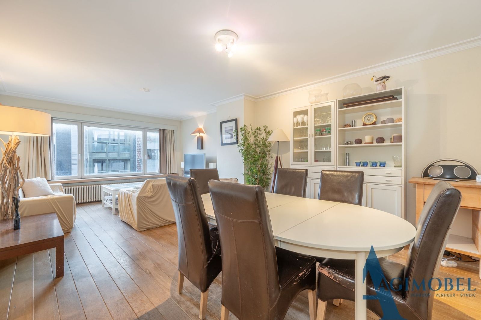 Ruim 2-Slaapkamer Appartement nabij Zeedijk & Shopping hart van Knokke foto 2