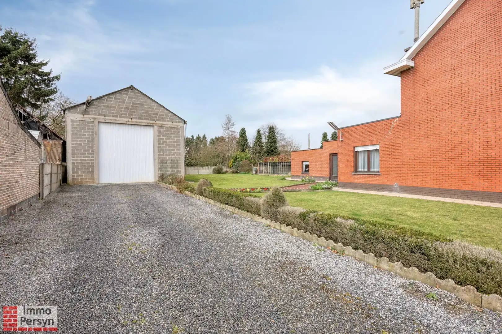 Vrijstaande woning met werkplaats op ruim perceel in landelijke omgeving foto 35