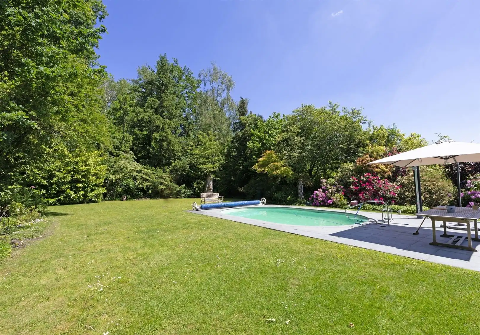 Te renoveren villa in de Mombeekdreef foto 2