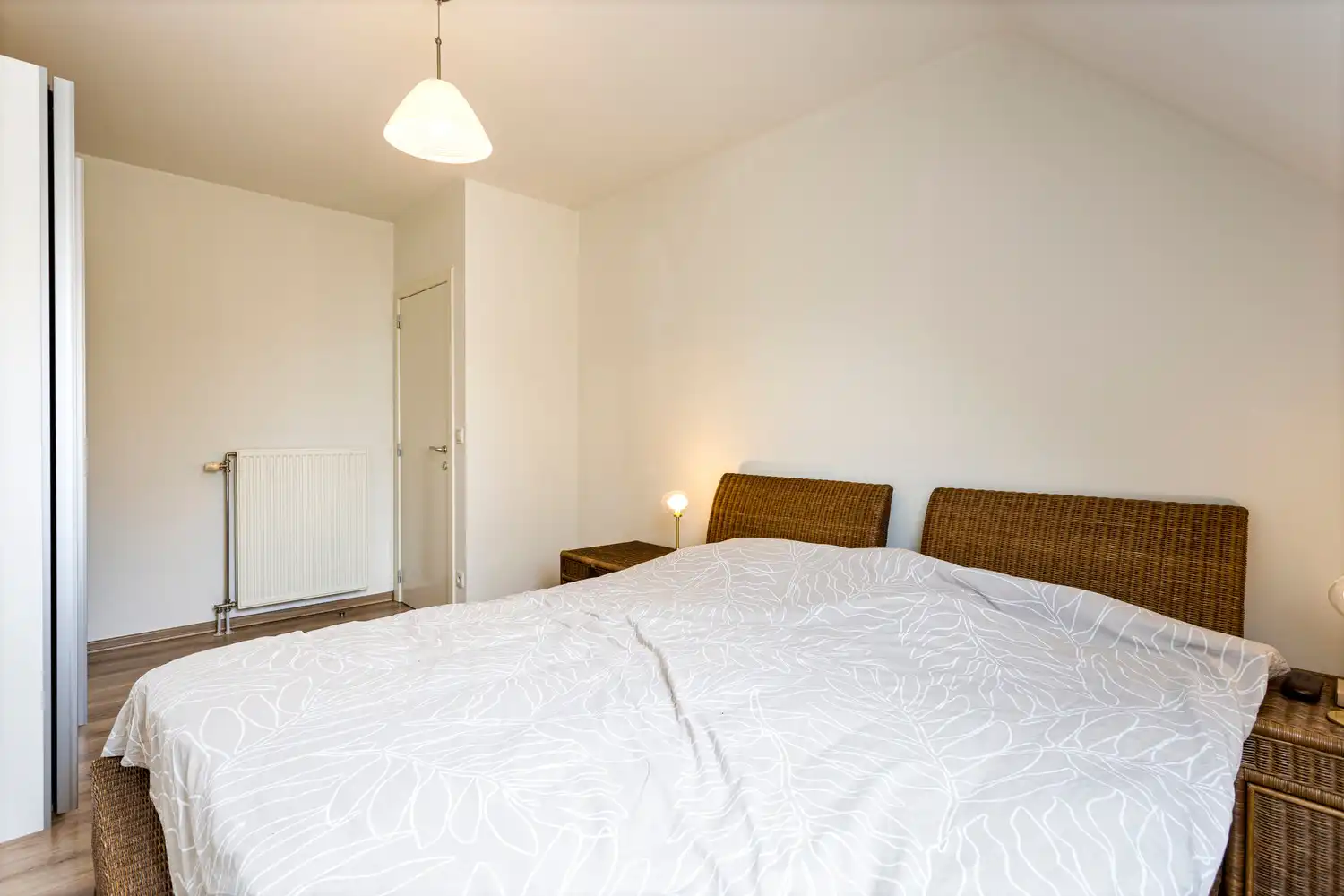 ZEER RUIM DUPLEX APPARTEMENT CENTRUM DIEST MET ZICHT OP PARK! foto 18