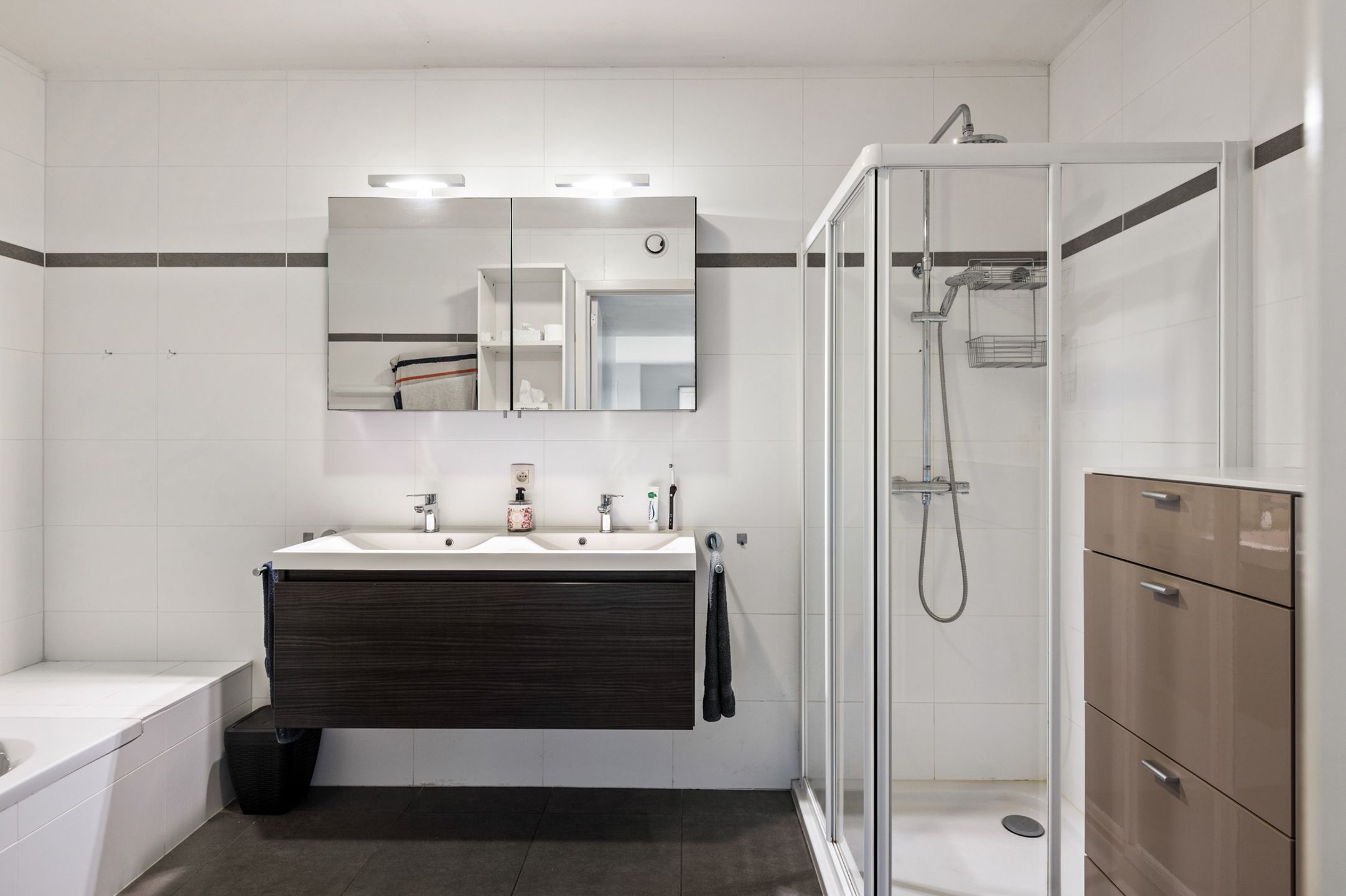 Ruim, energiezuinig appartement met twee mooie terrassen foto 12