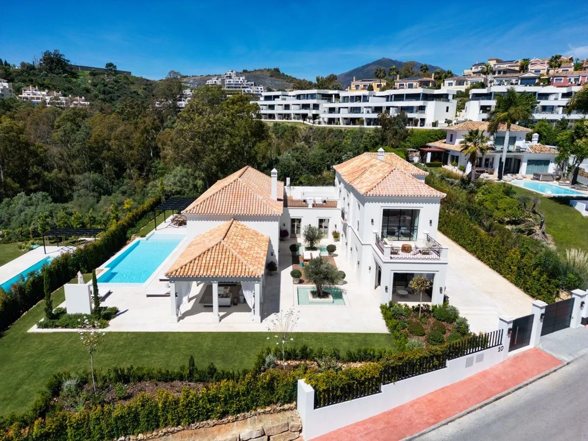 Franse Provence ontmoet moderne luxe: adembenemende villa te koop in het hart van Marbella's Golf Valley foto 28