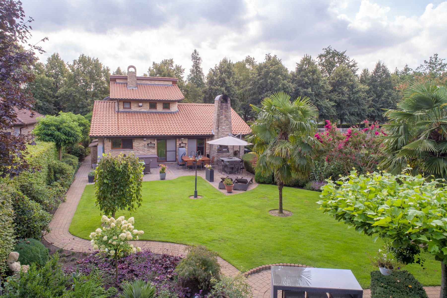 Uitzonderlijke degelijke woning op zéér goede ligging nabij het Centrum van Kapellen! foto 27