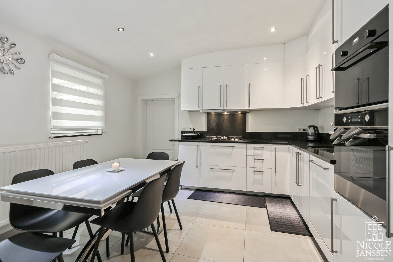 Gerenoveerde gezinswoning  foto 16