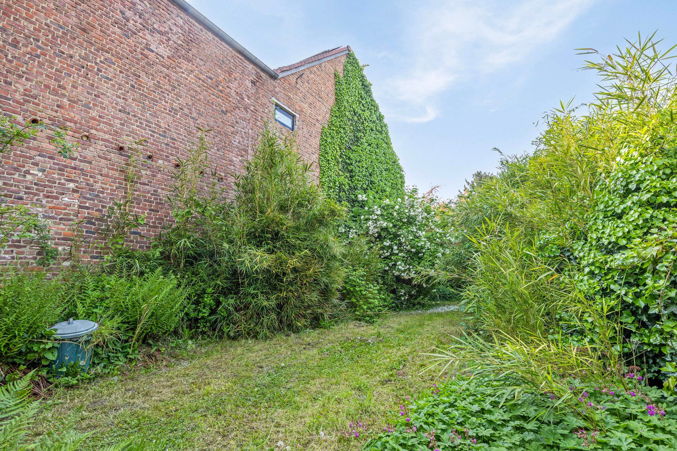 Karaktervol, te renoveren project: tot 5 kamers met tuin foto 25