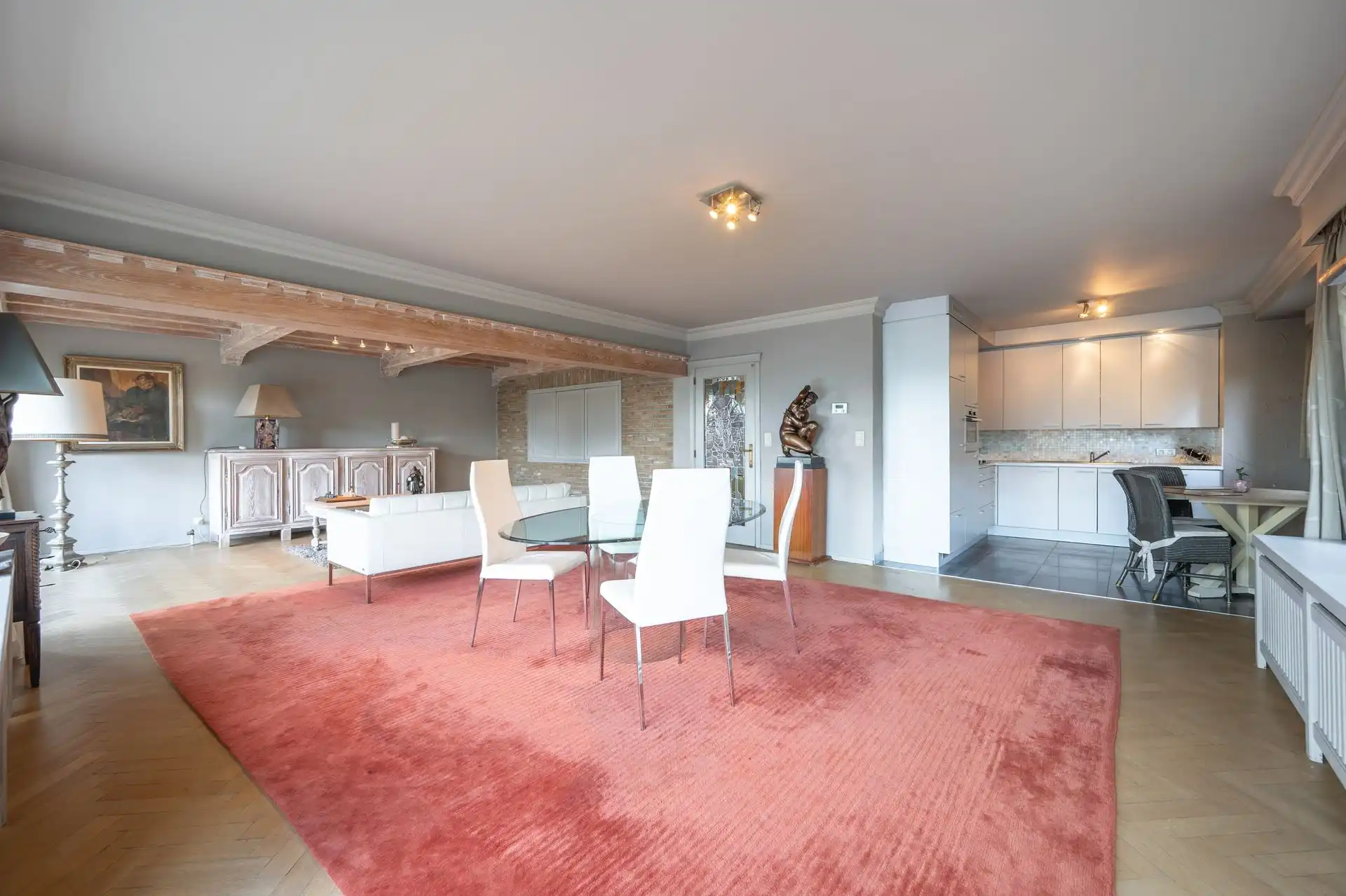 Ruim appartement met 3 slaapkamers op absolute toplocatie foto 6