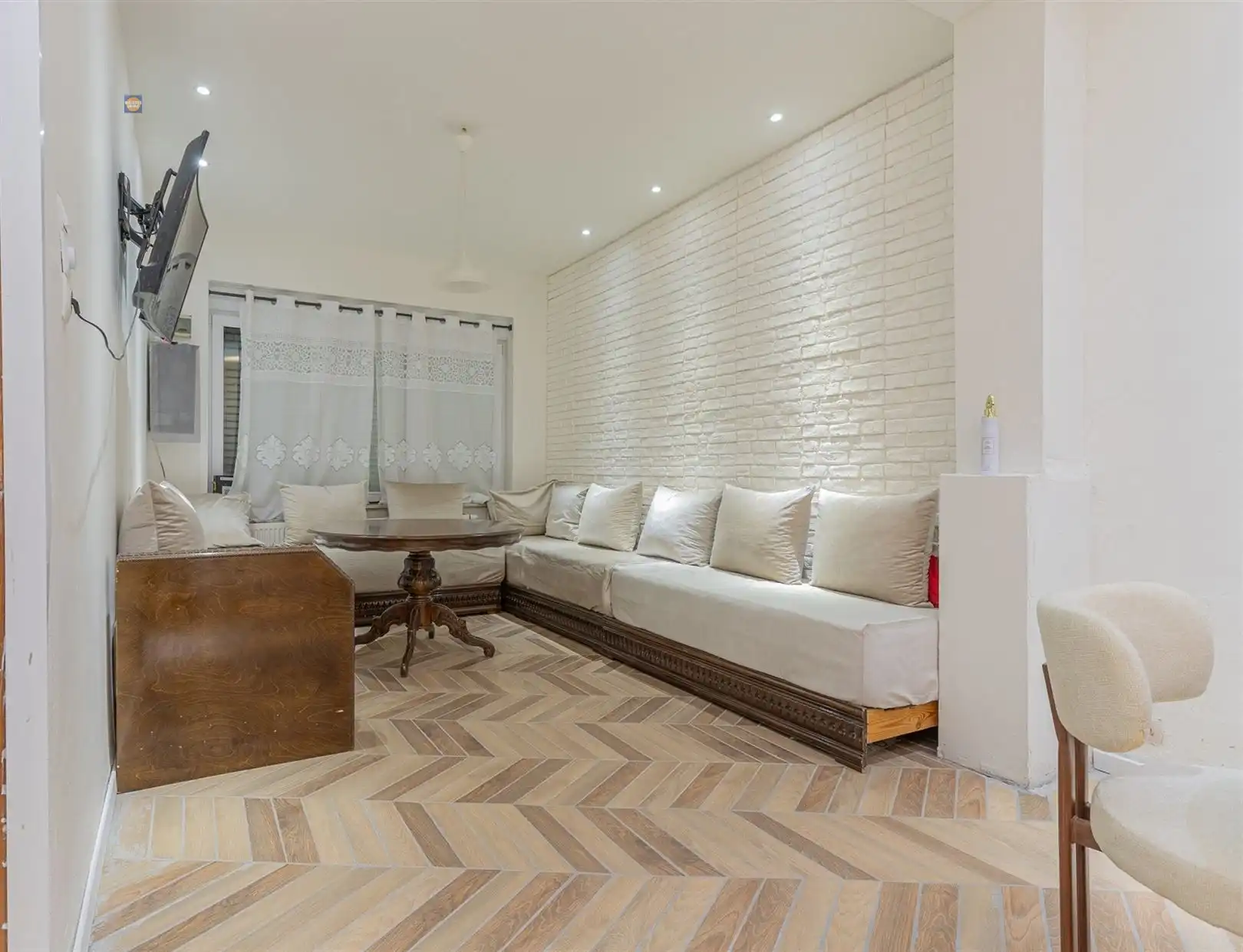 Charmante woning met renovatiepotentieel foto 2