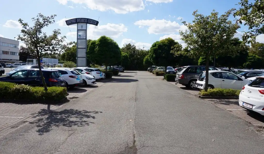 Budgetvriendelijk kantoor te huur aan luchthaven in Deurne foto 9