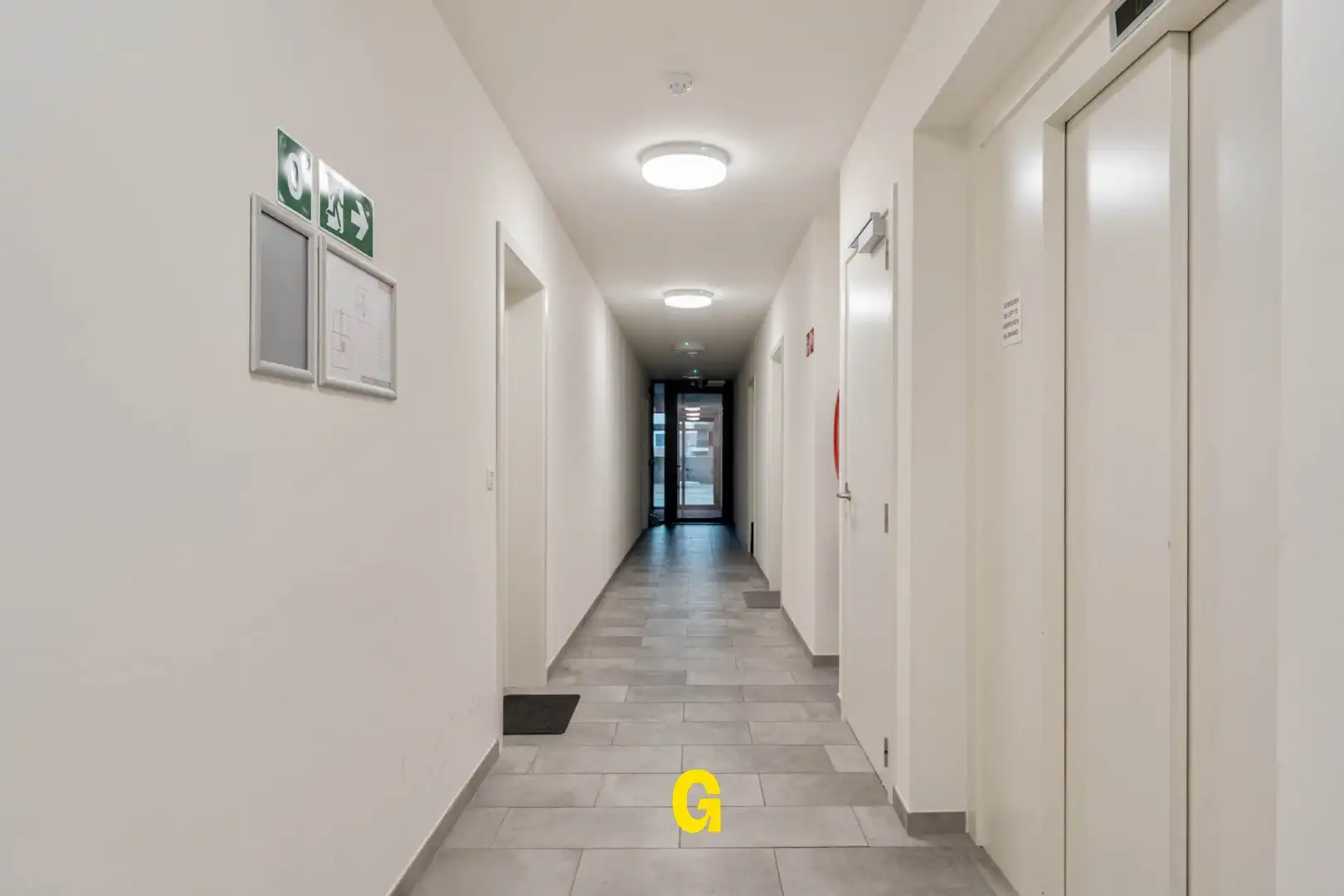 Recent energiezuinig 1-slaapkamer appartement met terras, standplaats en berging, vlak bij het centrum van Tongeren foto 4