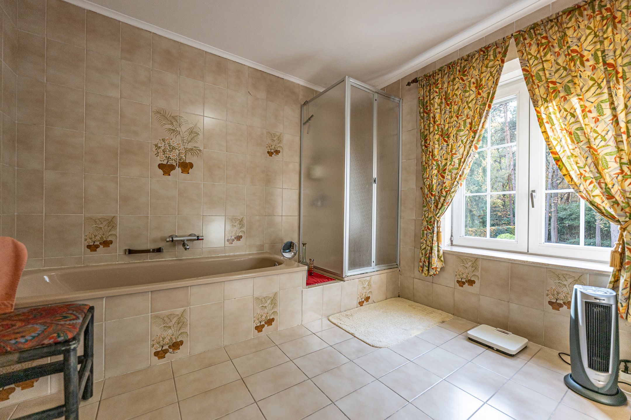 Ruime gezinswoning  in residentiële, groene omgeving foto 18