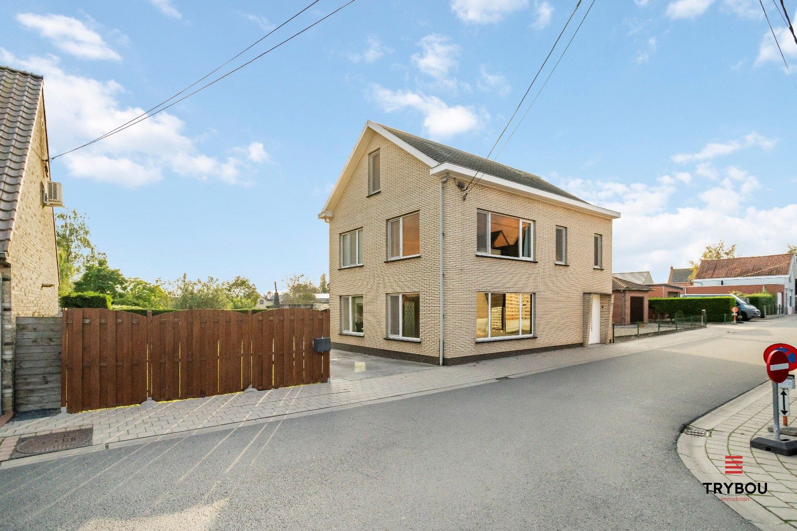 Centraal gelegen, halfopen woning met garage foto 19