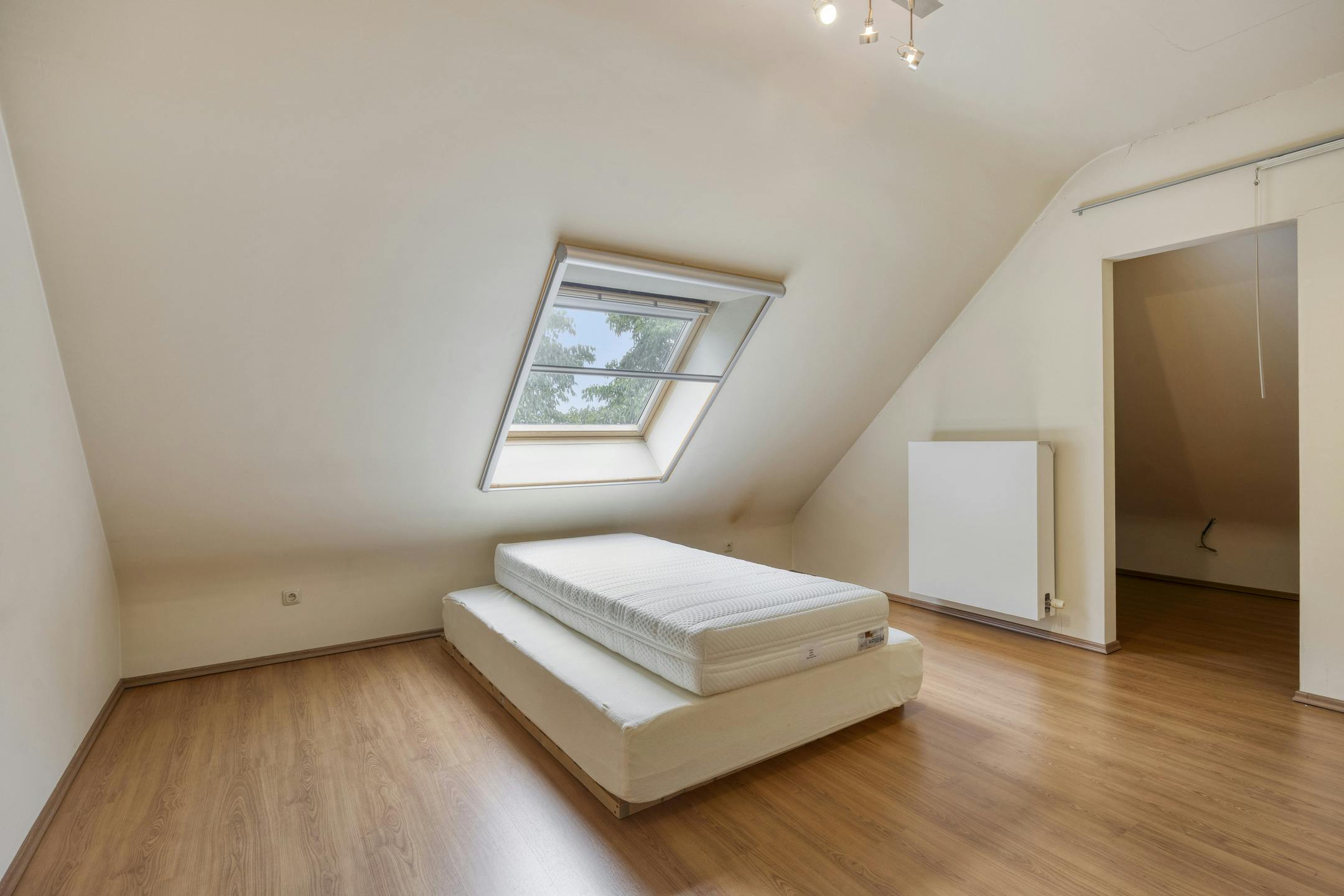 Instapklaar appartement met staanplaats en groot terras nabij centrum Diepenbeek foto 10