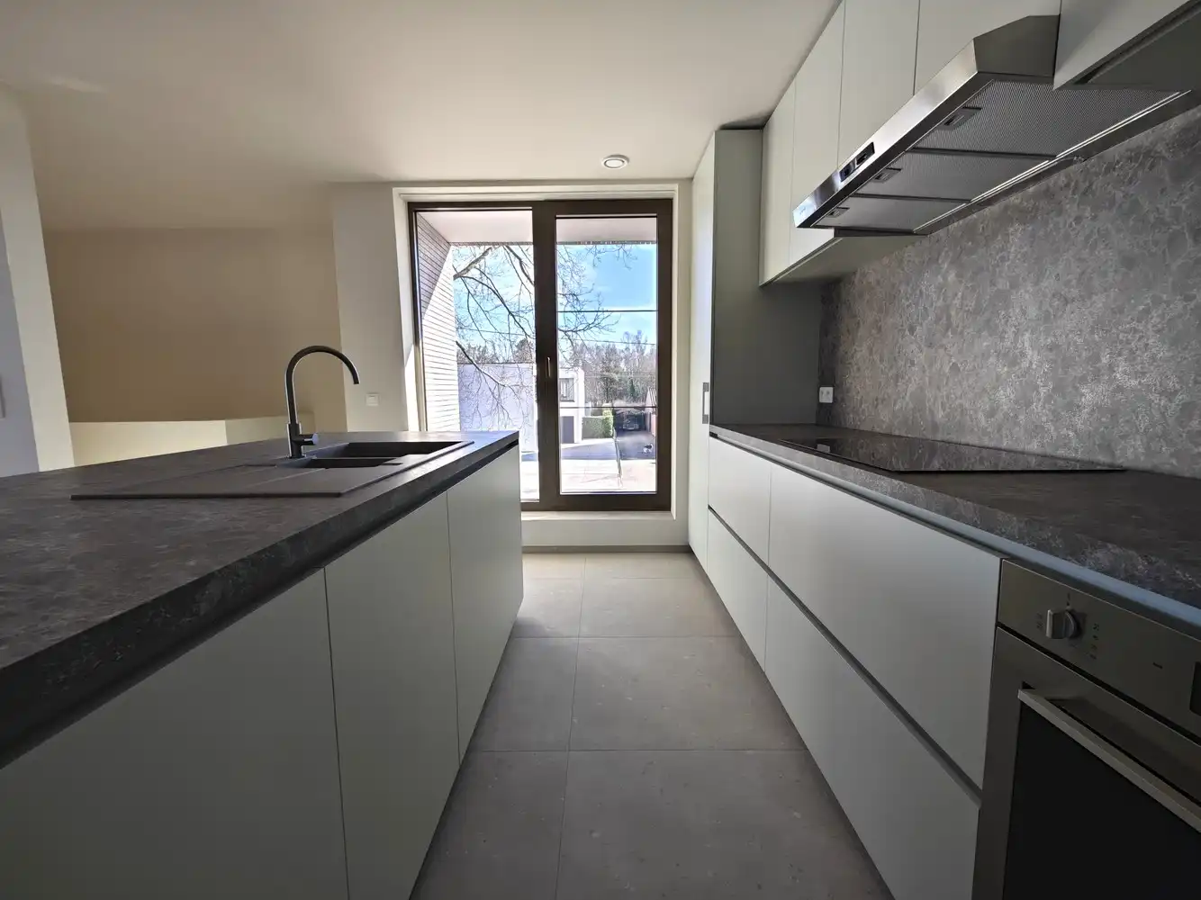 High-end nieuwbouw-duplex met ruim terras, parking en ruime buitenberging foto 5