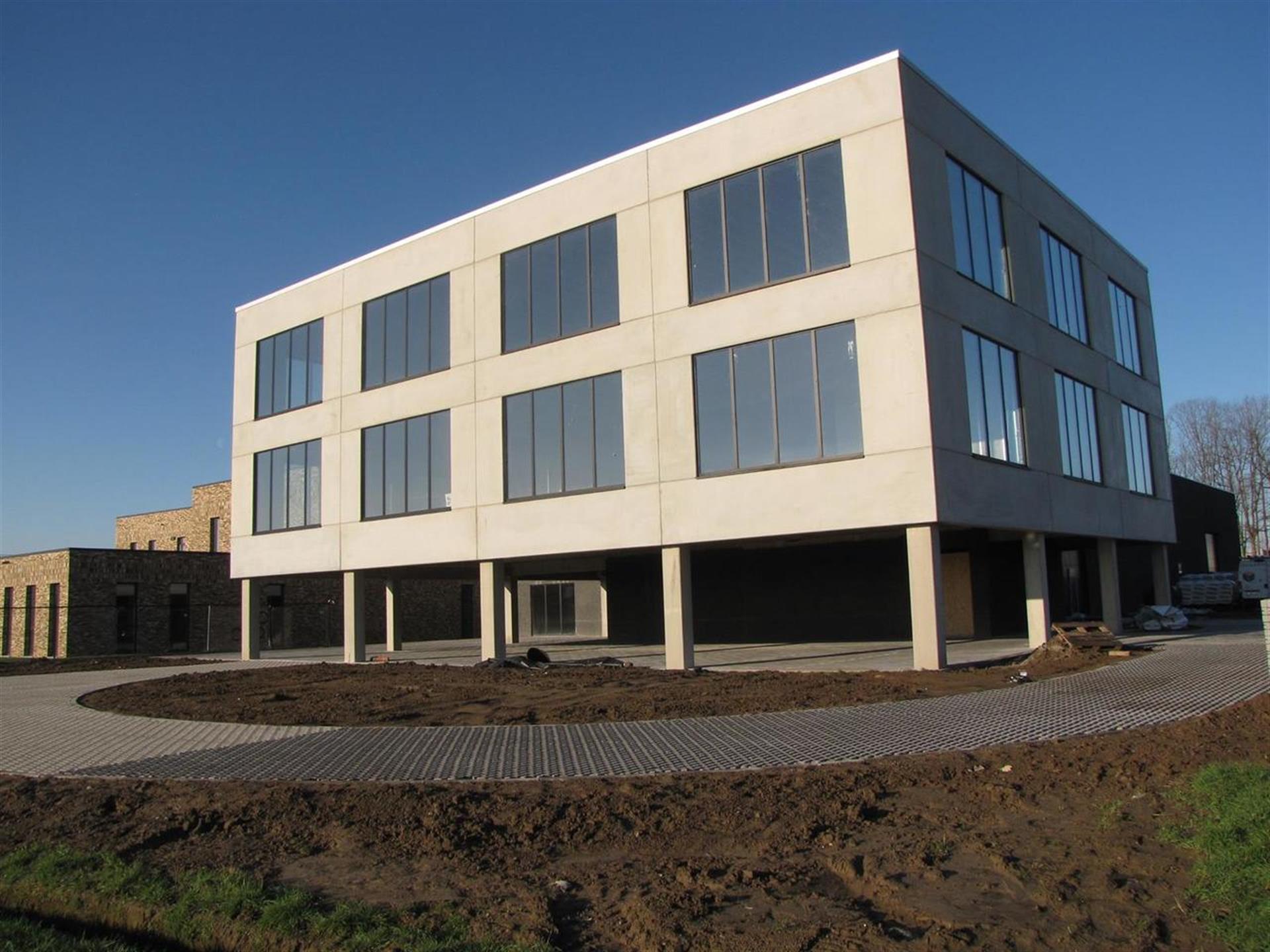 Nieuwbouw kantoorruimte in Sint-Truiden  foto 1