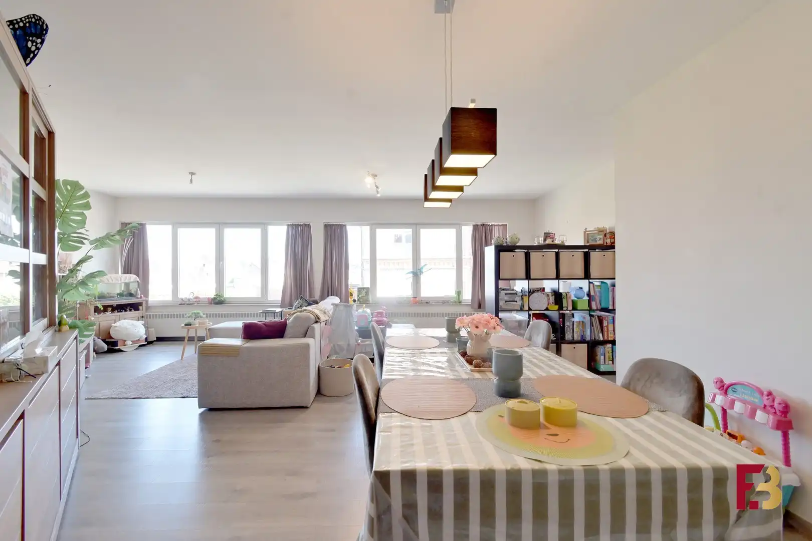 Lichtrijk 2-slaapkamerappartement in een kleinschalige residentie te Bavegem foto 3