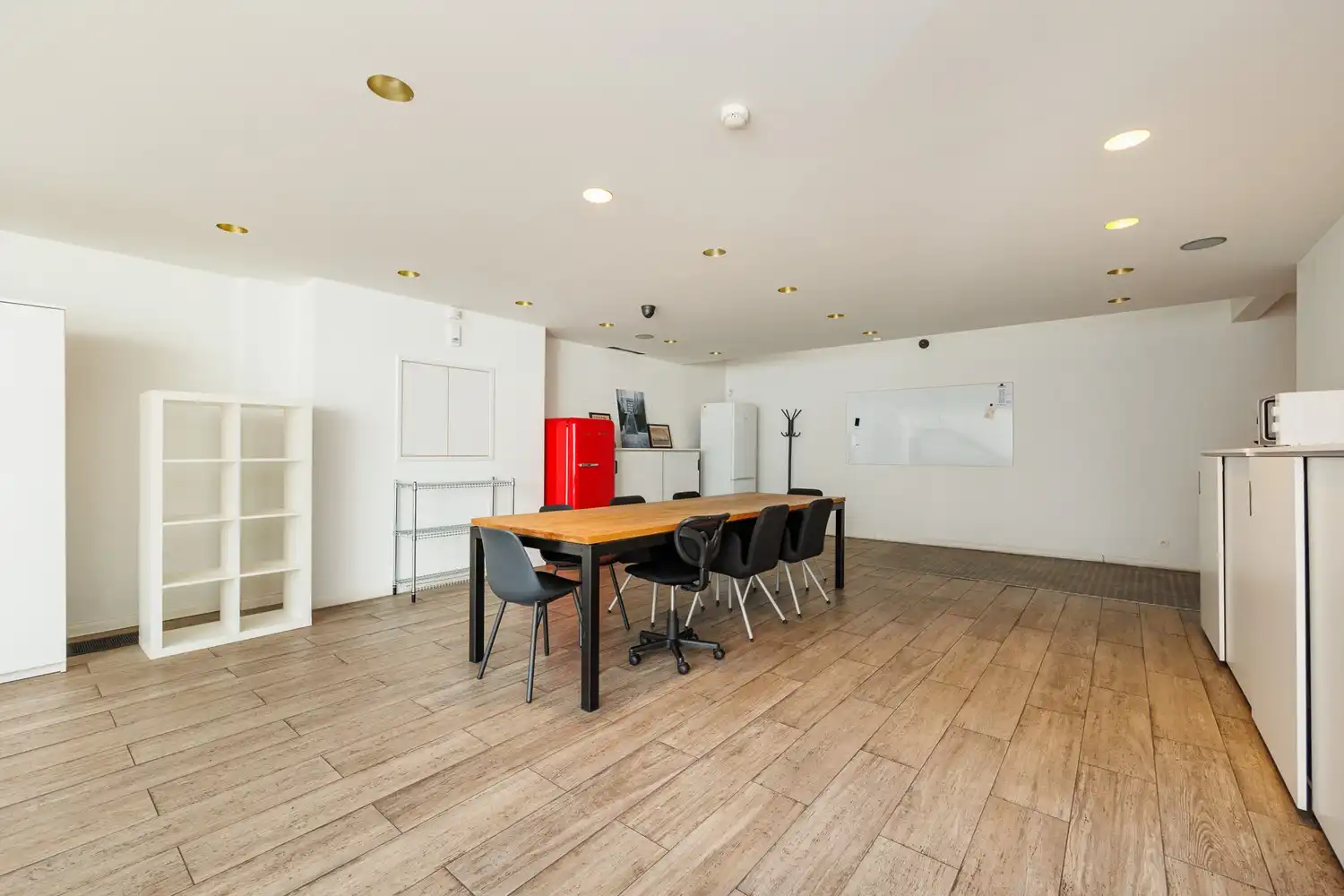 Zeer ruim handelspand van 341 m² in hartje Antwerpen! foto 10